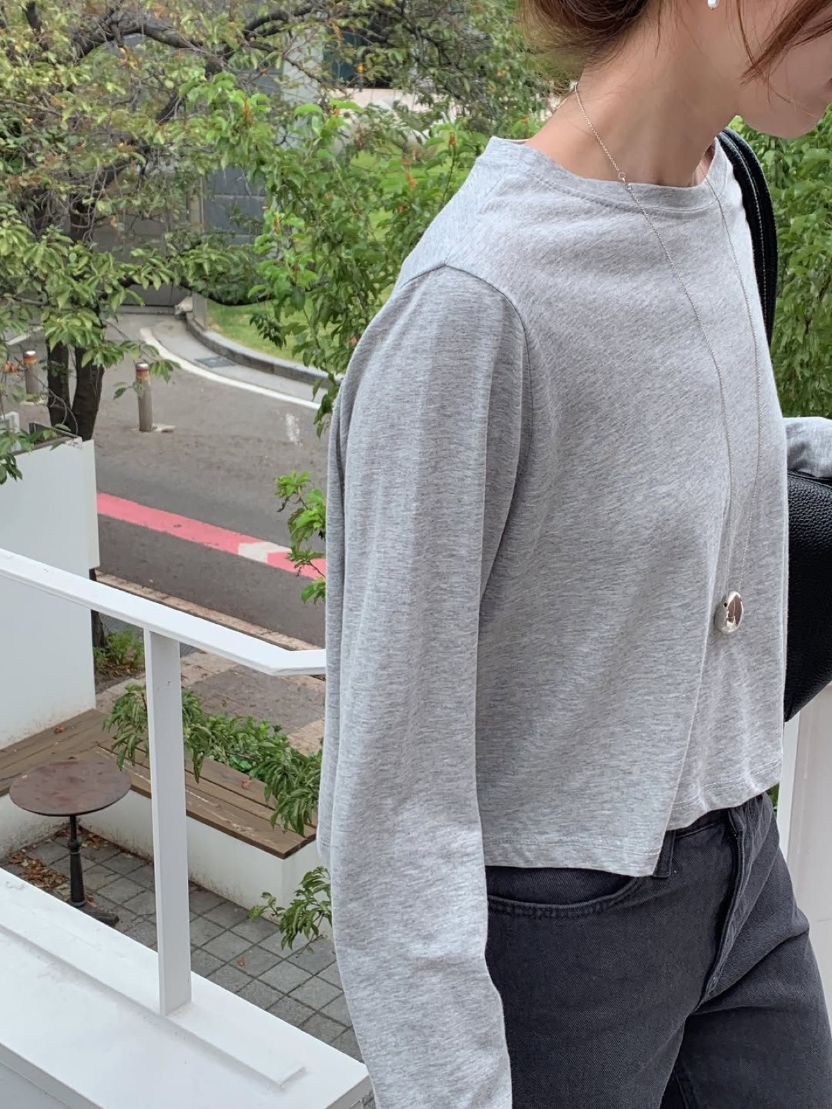 아델 소프트 모달 크롭 티셔츠 상세 이미지 3