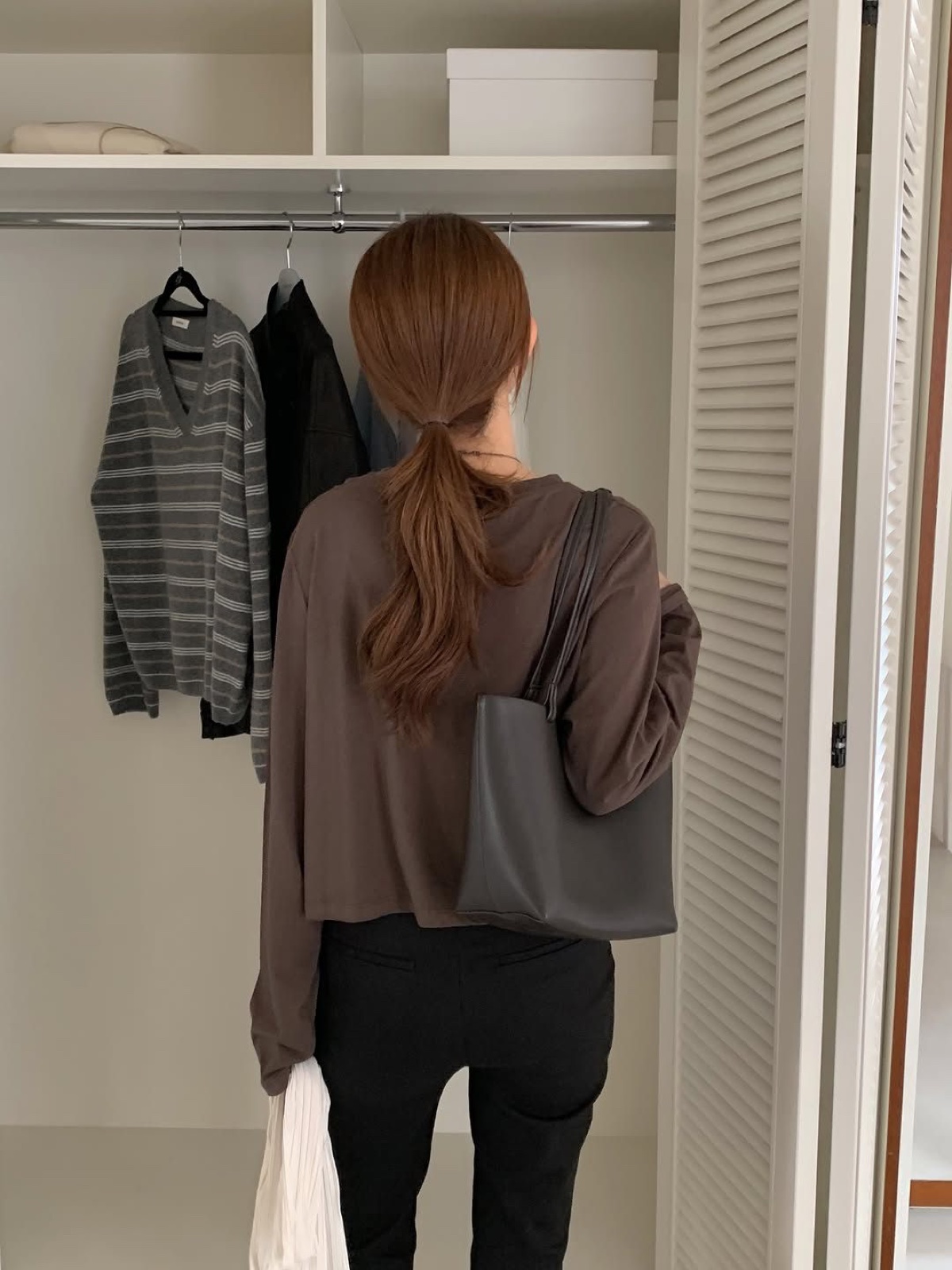아델 소프트 모달 크롭 티셔츠 상세 이미지 7