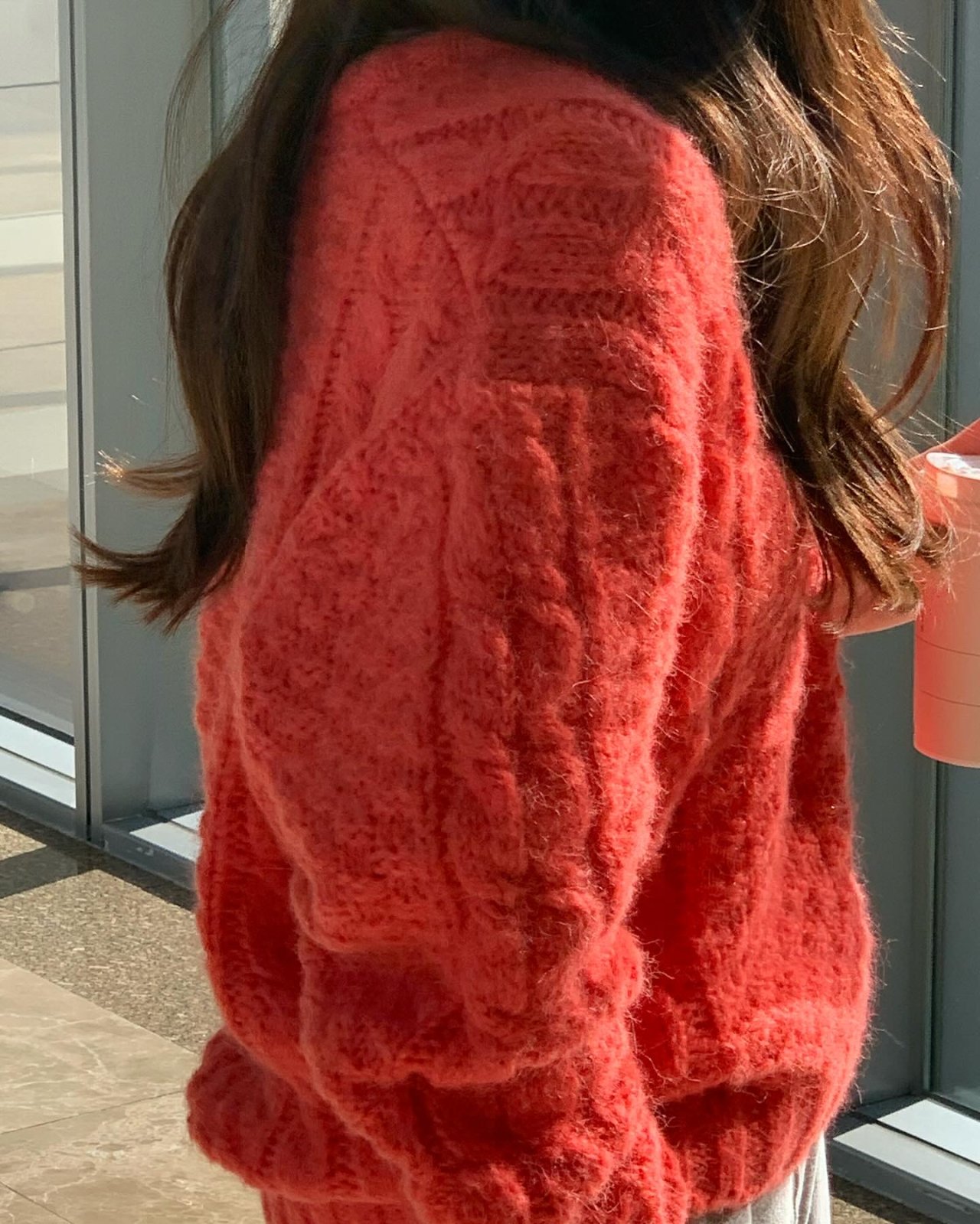 유니 알파카 케이블 브이넥 니트 상세 이미지 6