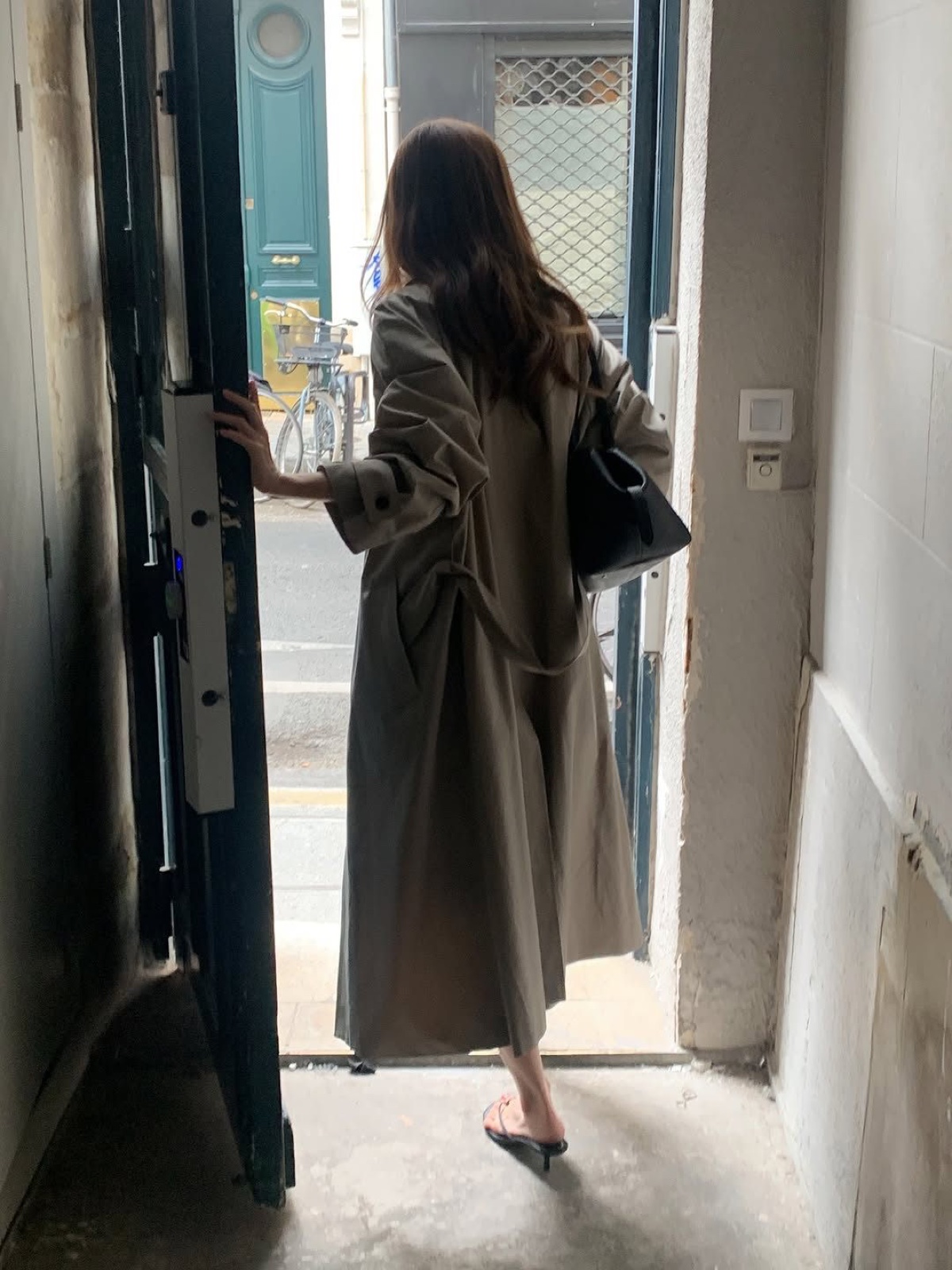 바넷 롱 트렌치코트 상세 이미지 3