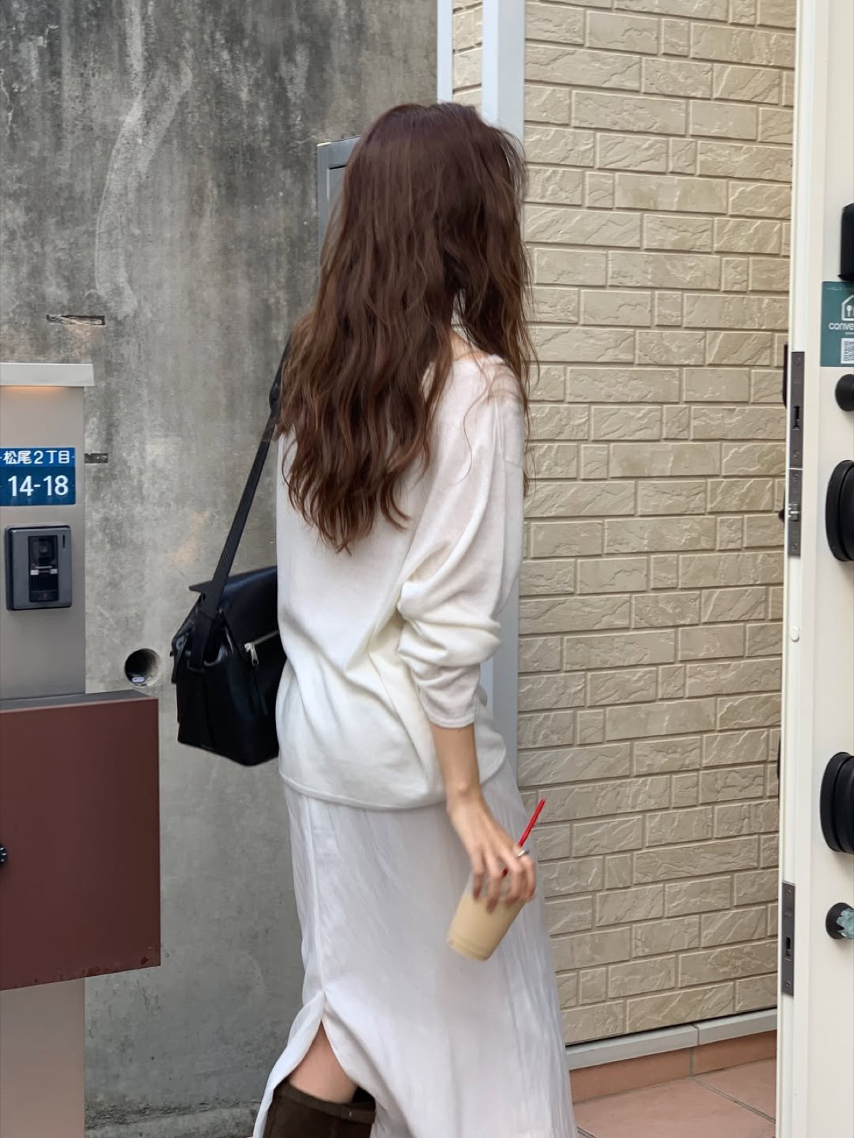 벨라 실크 홀가먼트 보트넥 니트 상세 이미지 7