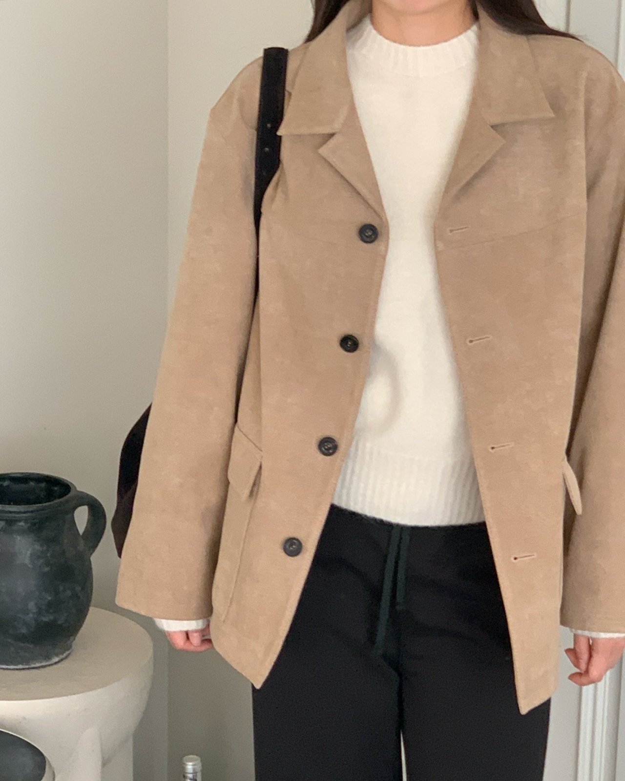 본다이 스웨이드 하프 자켓 착용 컷