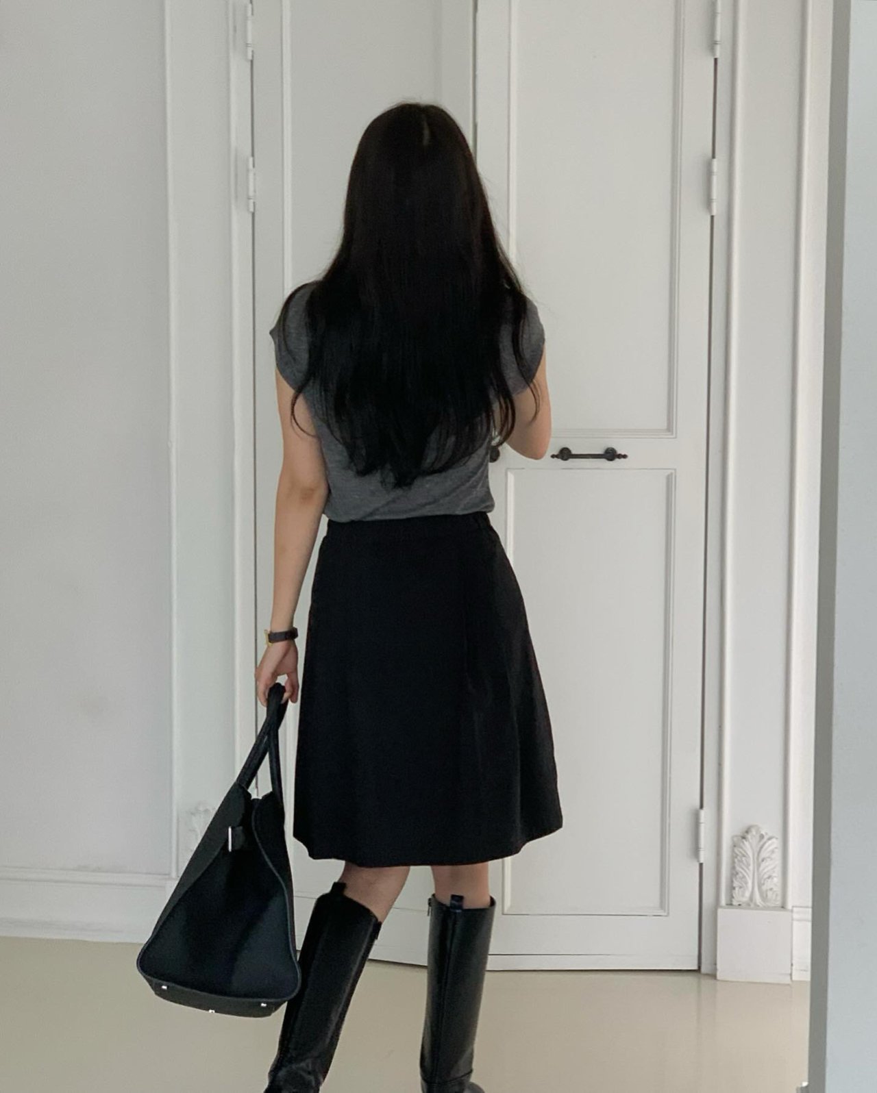 브릿지 핀턱 뒷밴딩 미디 스커트 상세 이미지 4