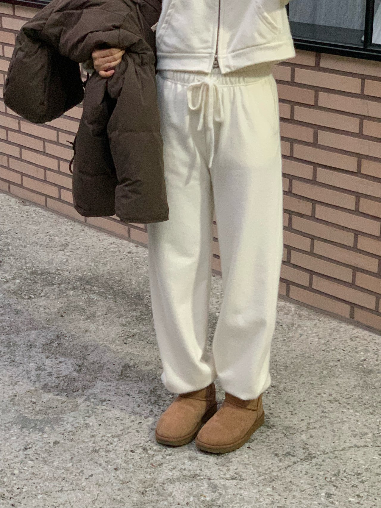 클레이 밴딩 조거팬츠 착용 컷