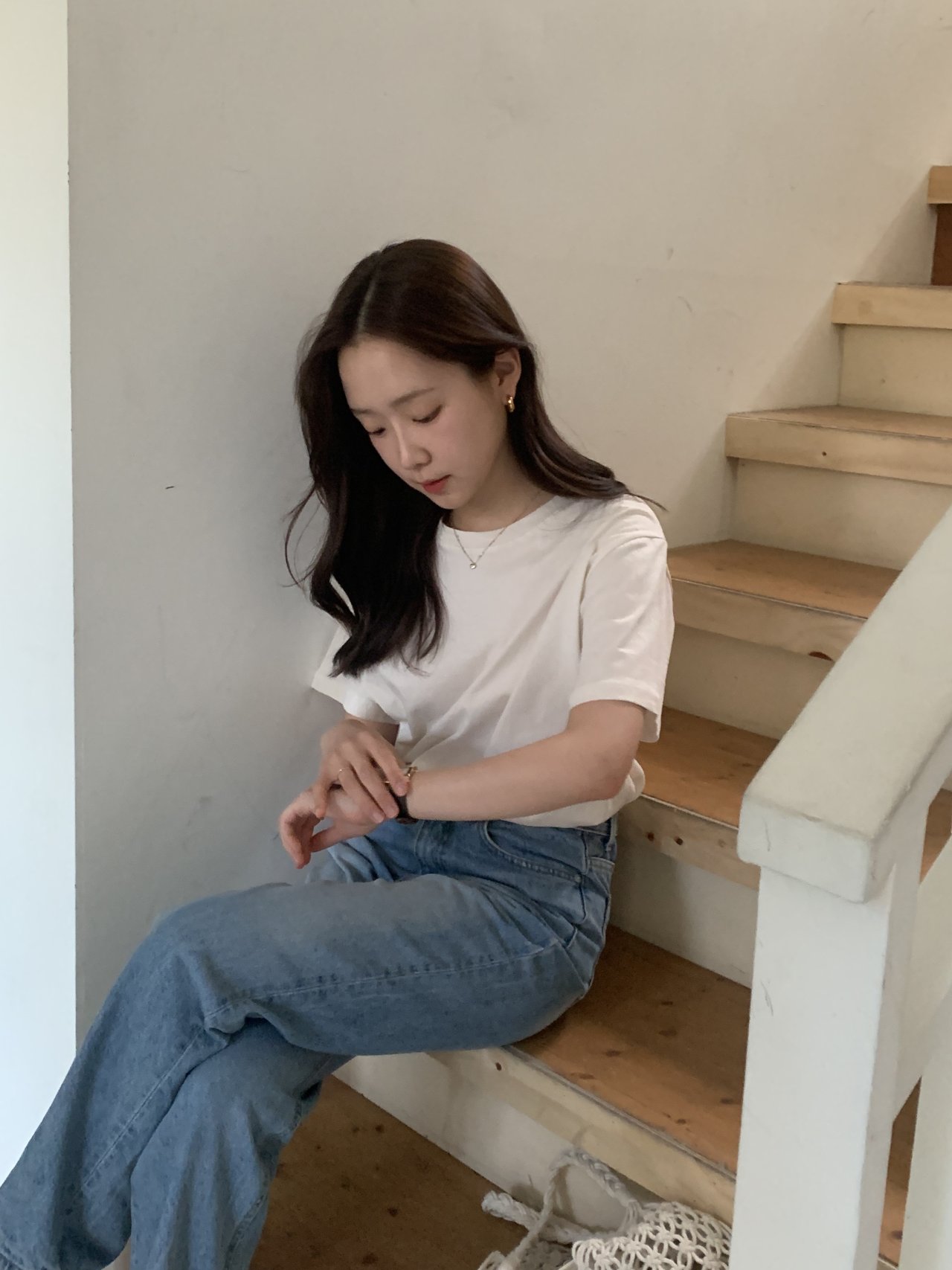 이스트 라운드 반팔 티셔츠 상세 이미지 6