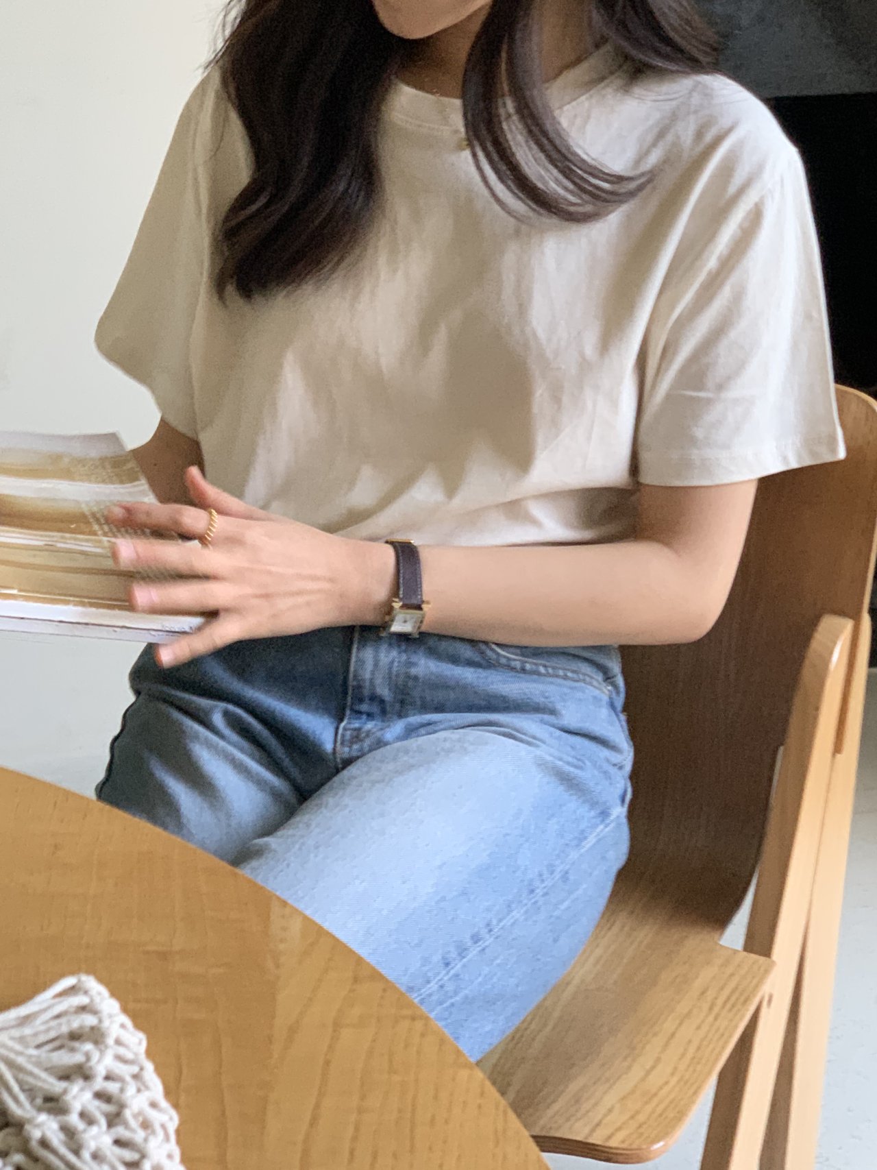 이스트 라운드 반팔 티셔츠 상세 이미지 9