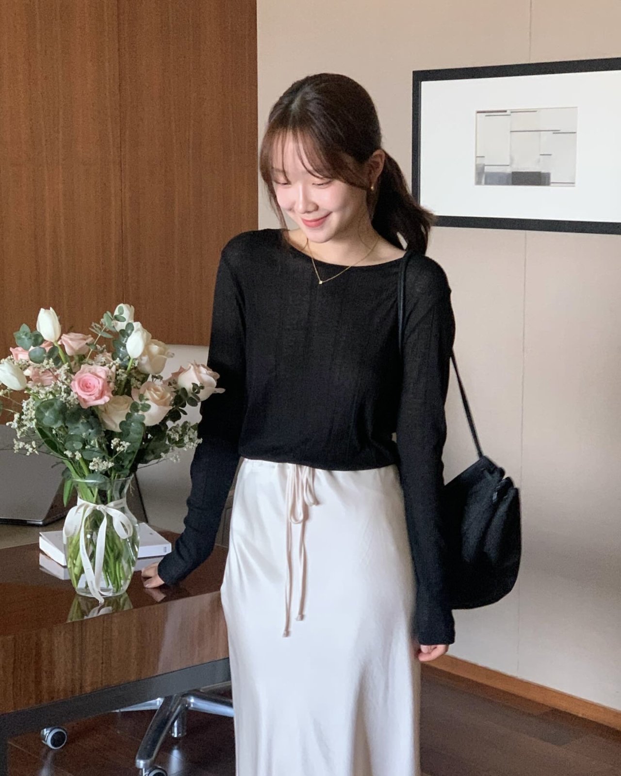 이지 골지 긴팔 티셔츠 착용 컷
