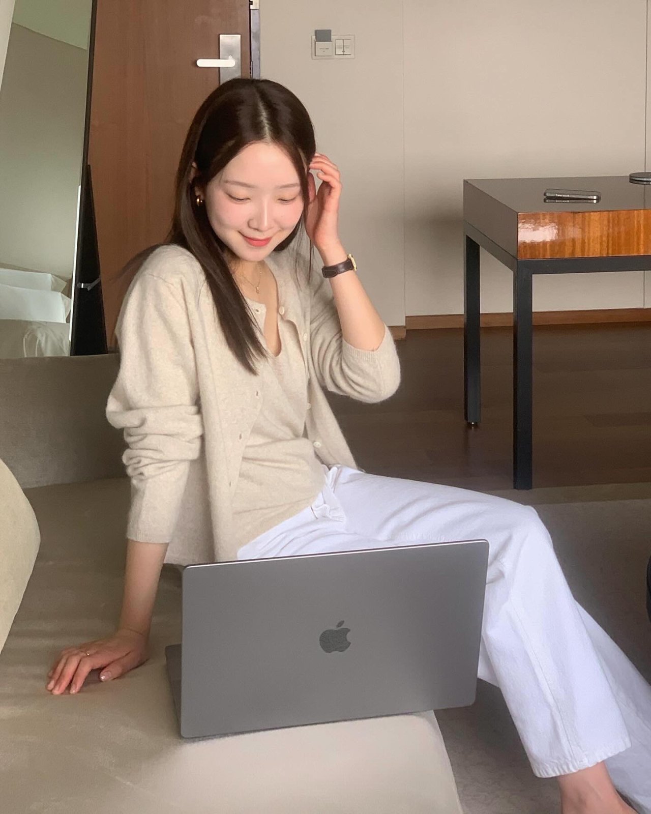 엘리 폭스 라운드 가디건 상세 이미지 4