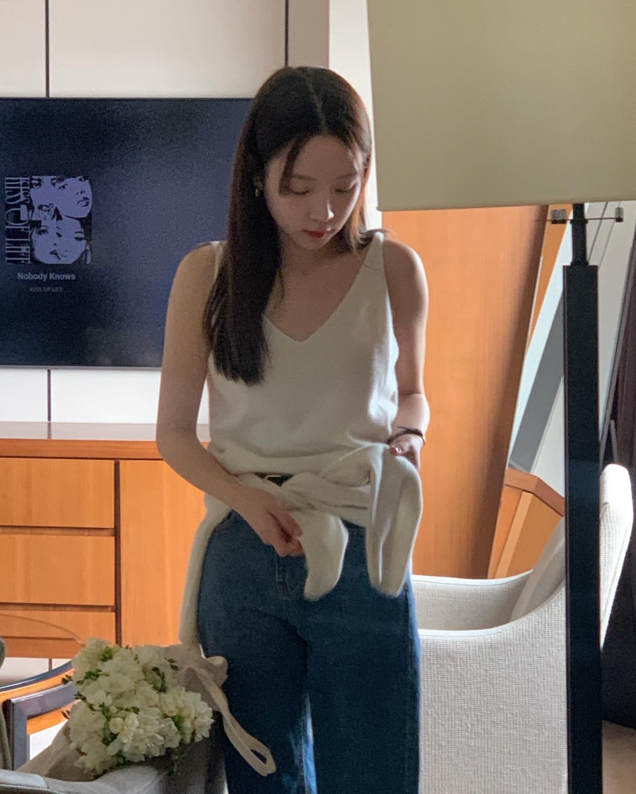 엘리 폭스 브이넥 슬리브리스 상세 이미지 6