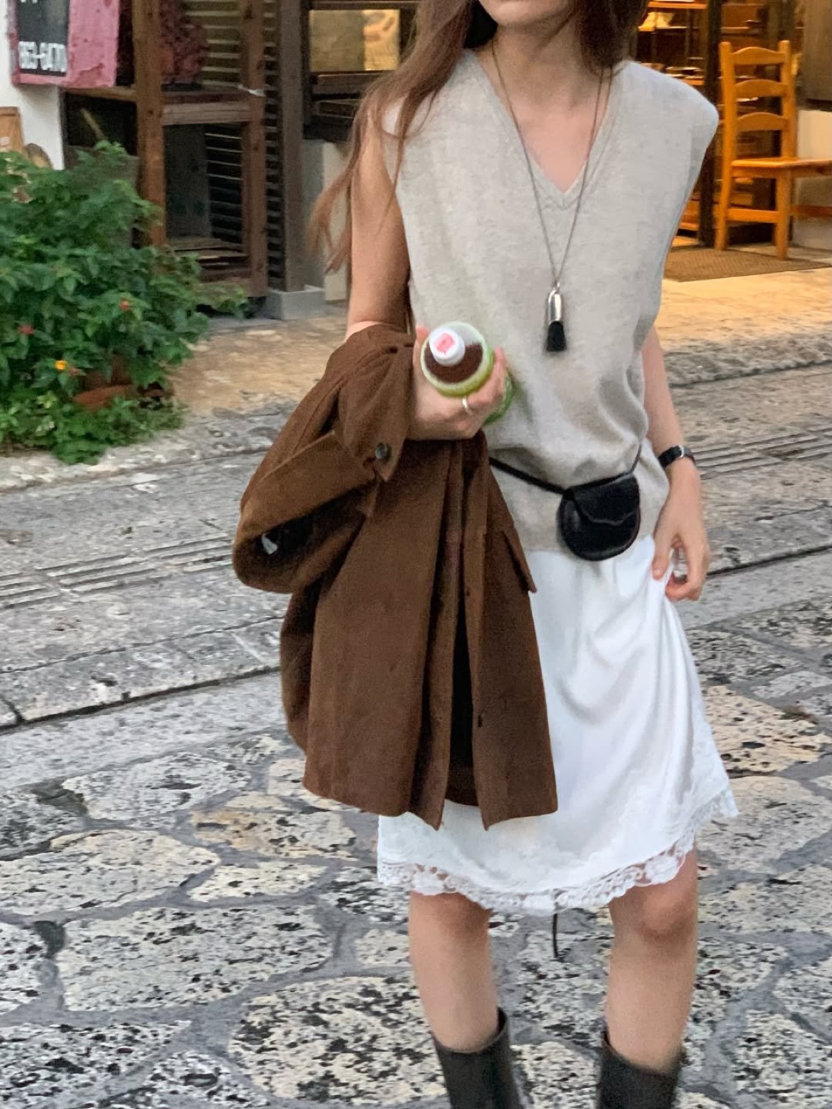 엘리 홀가먼트 울 V넥 니트 베스트 상세 이미지 2