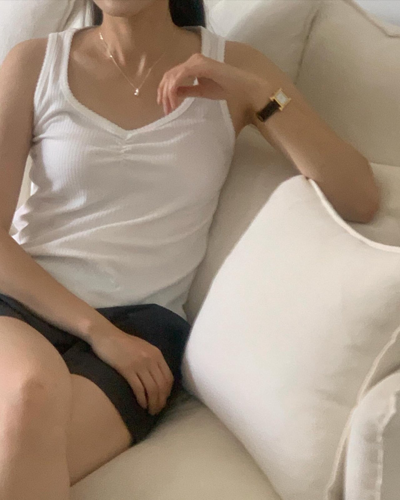 에띠 하트넥 셔링 슬리브리스 상세 이미지 2