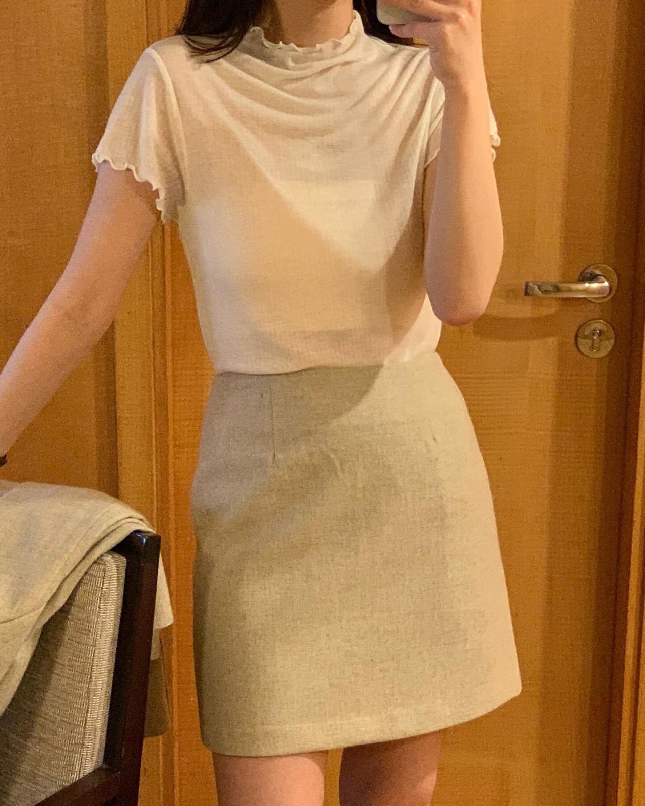 프릴 텐셀 반폴라 반팔 티셔츠 착용 컷