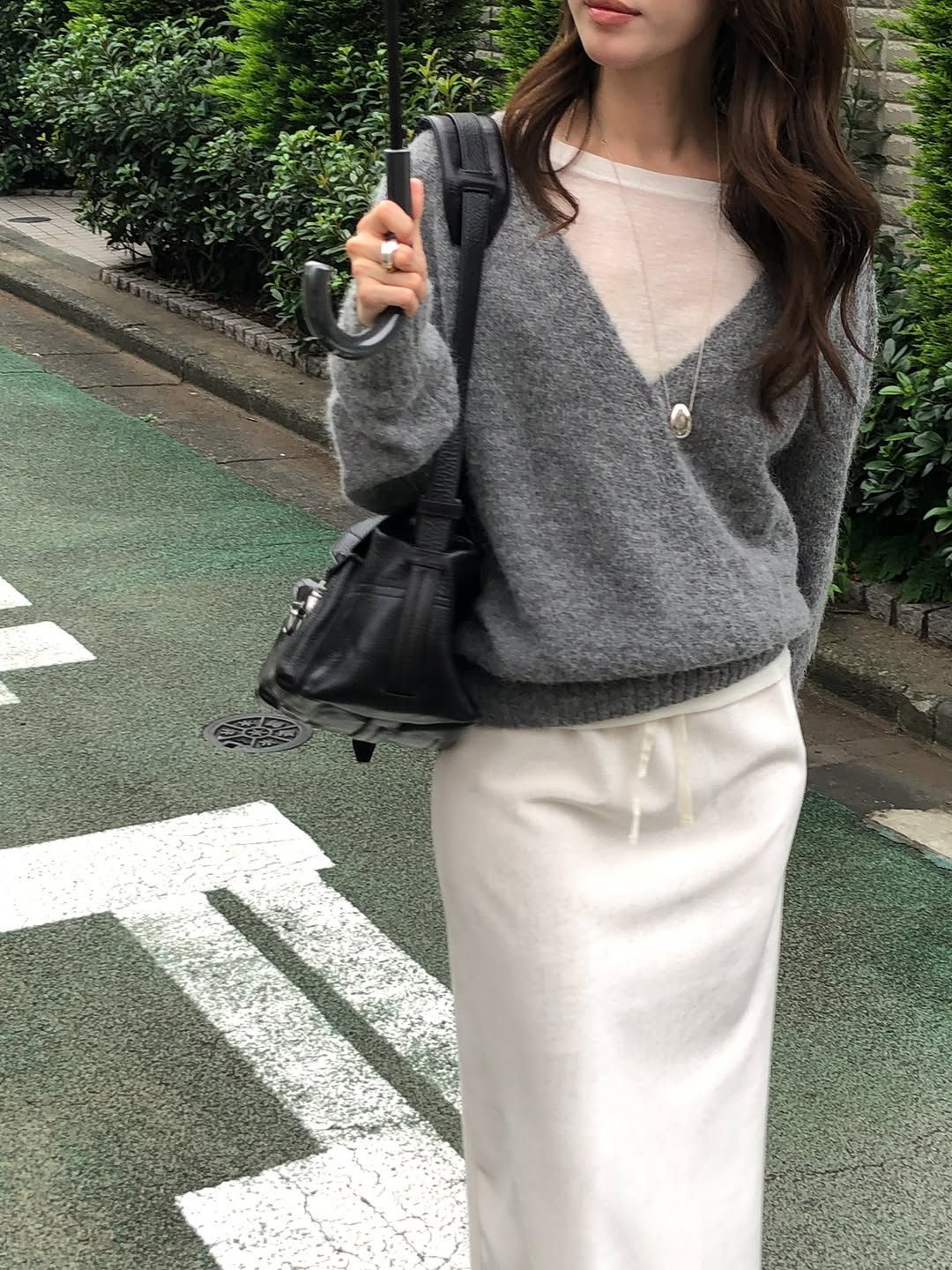 지젤 알파카 딥 V넥 니트 착용 컷