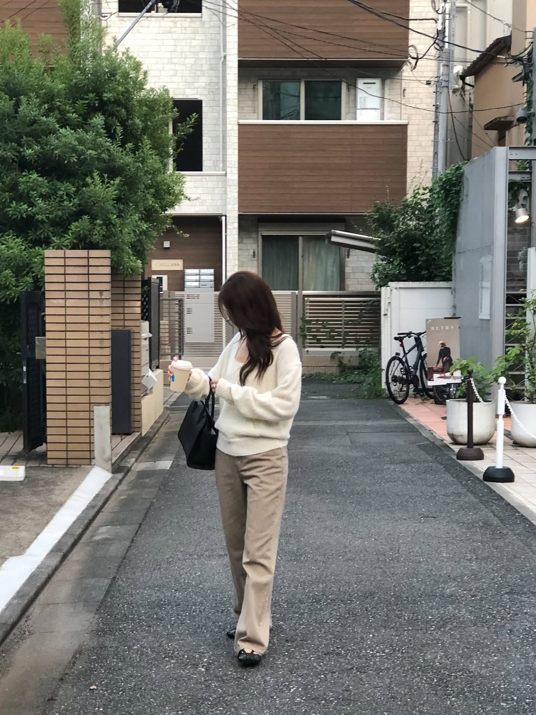 지젤 알파카 딥 V넥 니트 상세 이미지 3