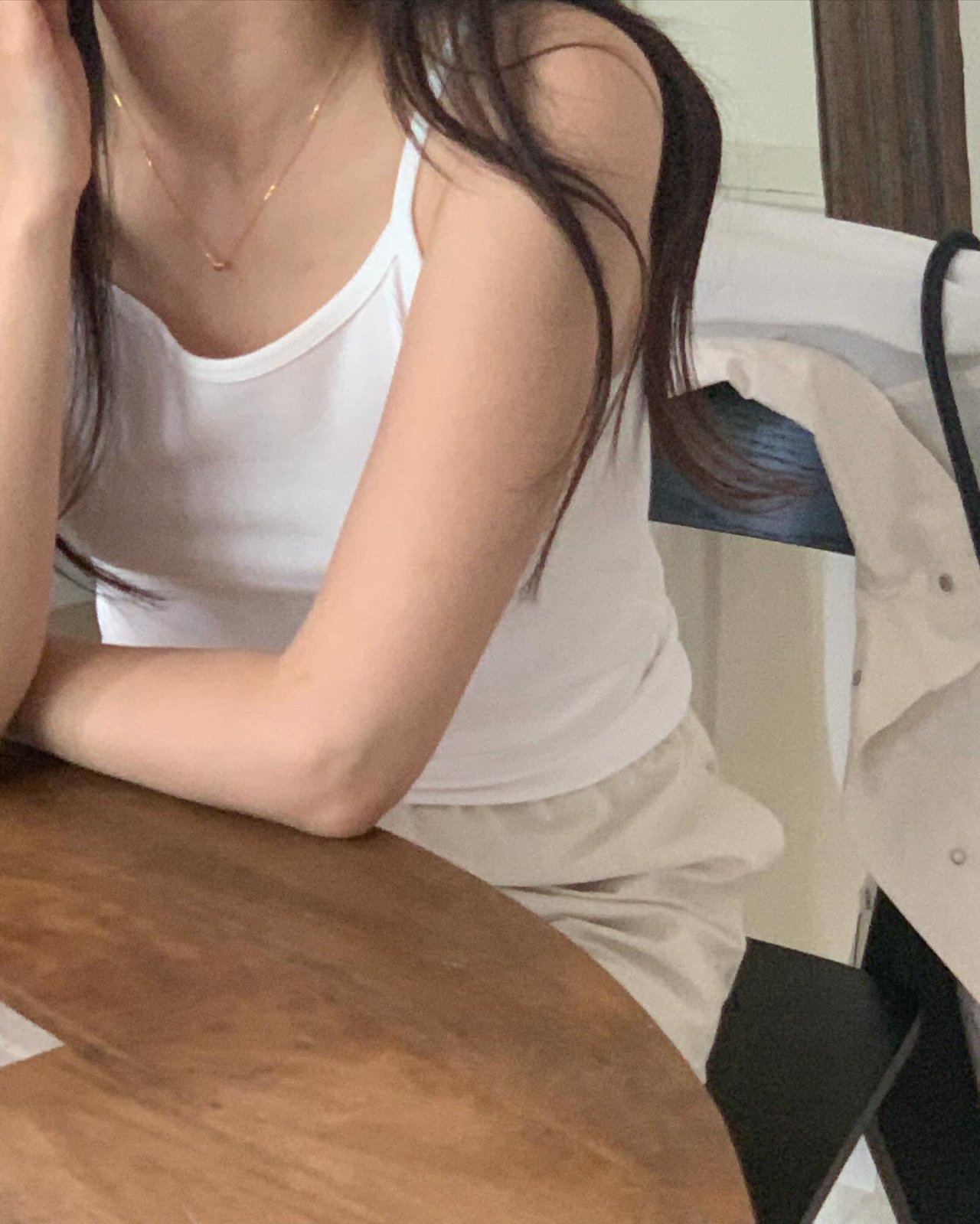 무지 홀터넥 나시 상세 이미지 9