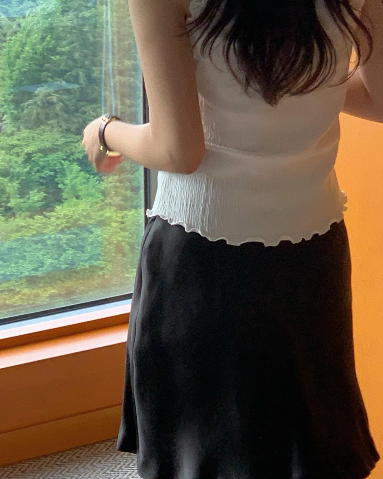 허쉬 링클 셔링 슬리브리스 상세 이미지 8