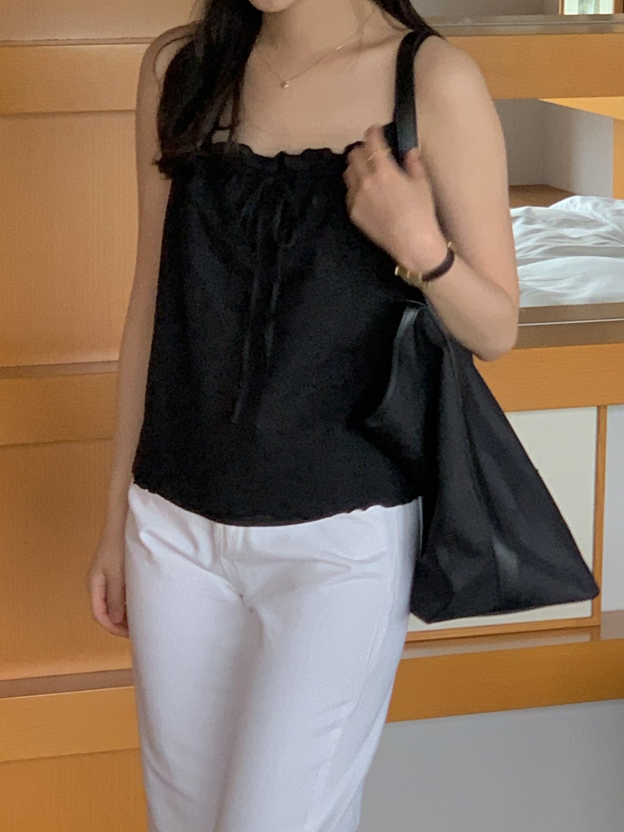 케이트 펀칭 나시 블라우스 상세 이미지 4