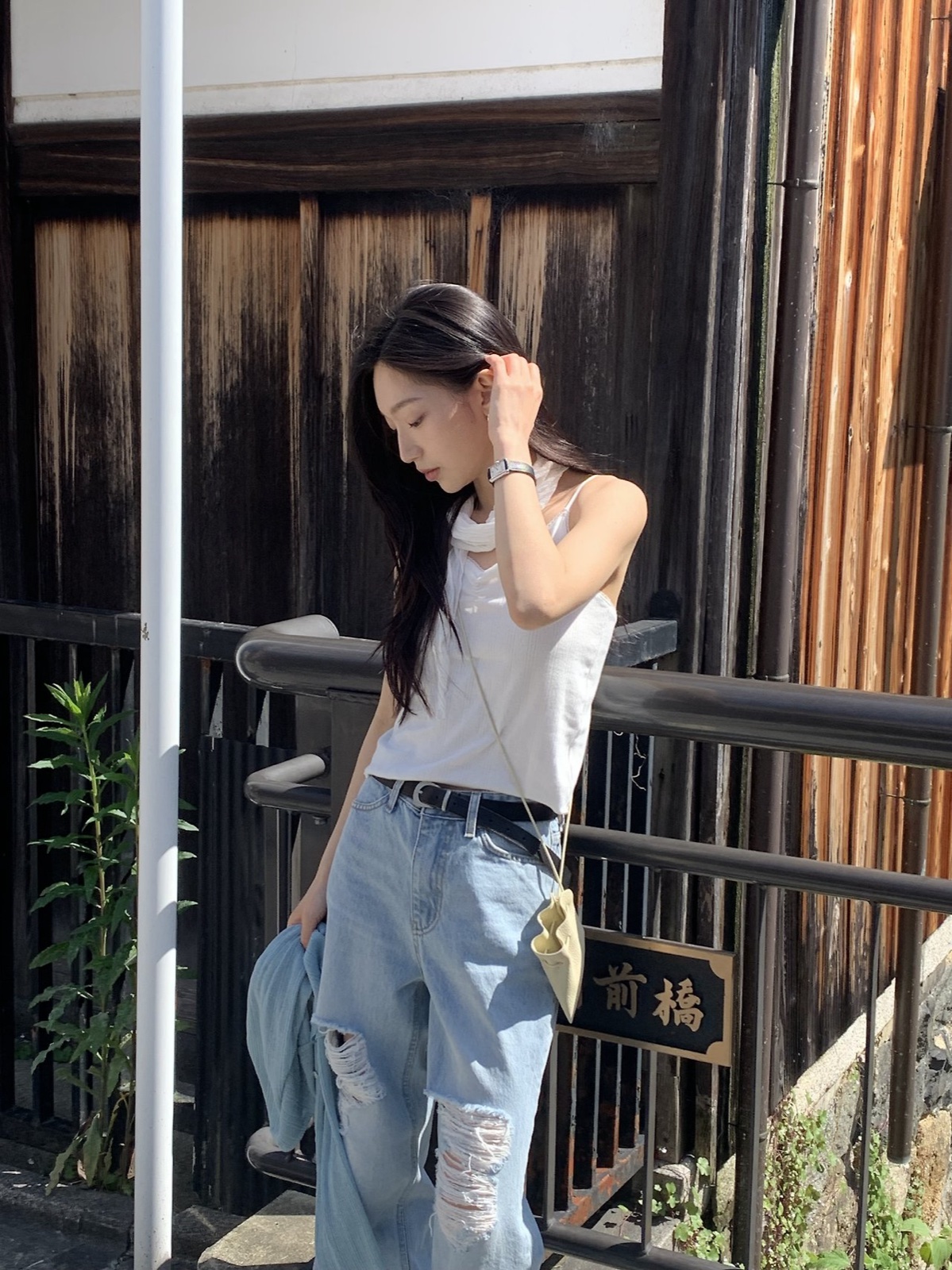 라넌 레이스 펀칭 끈 슬리브리스 상세 이미지 9
