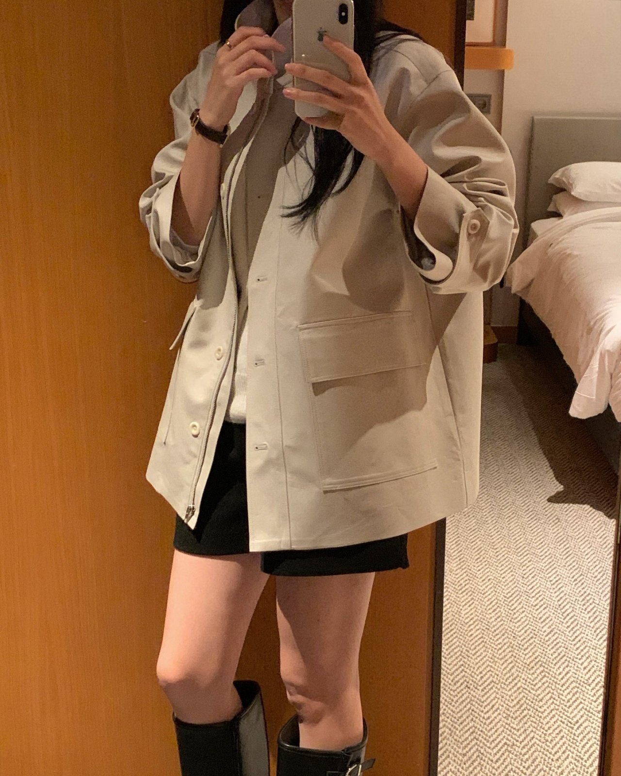 라비에 하이넥 하프 코트 착용 컷