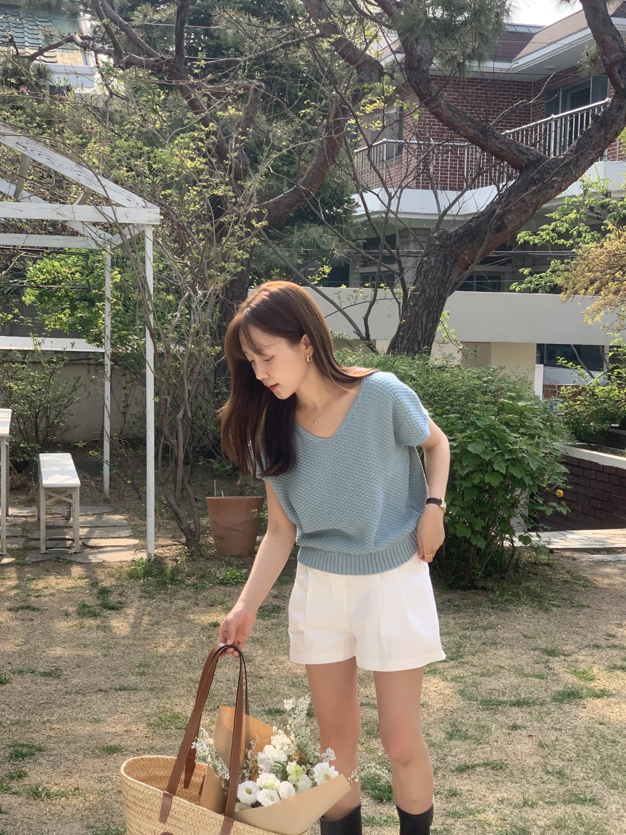 양두 브이넥 드랍숄더 니트 착용 컷