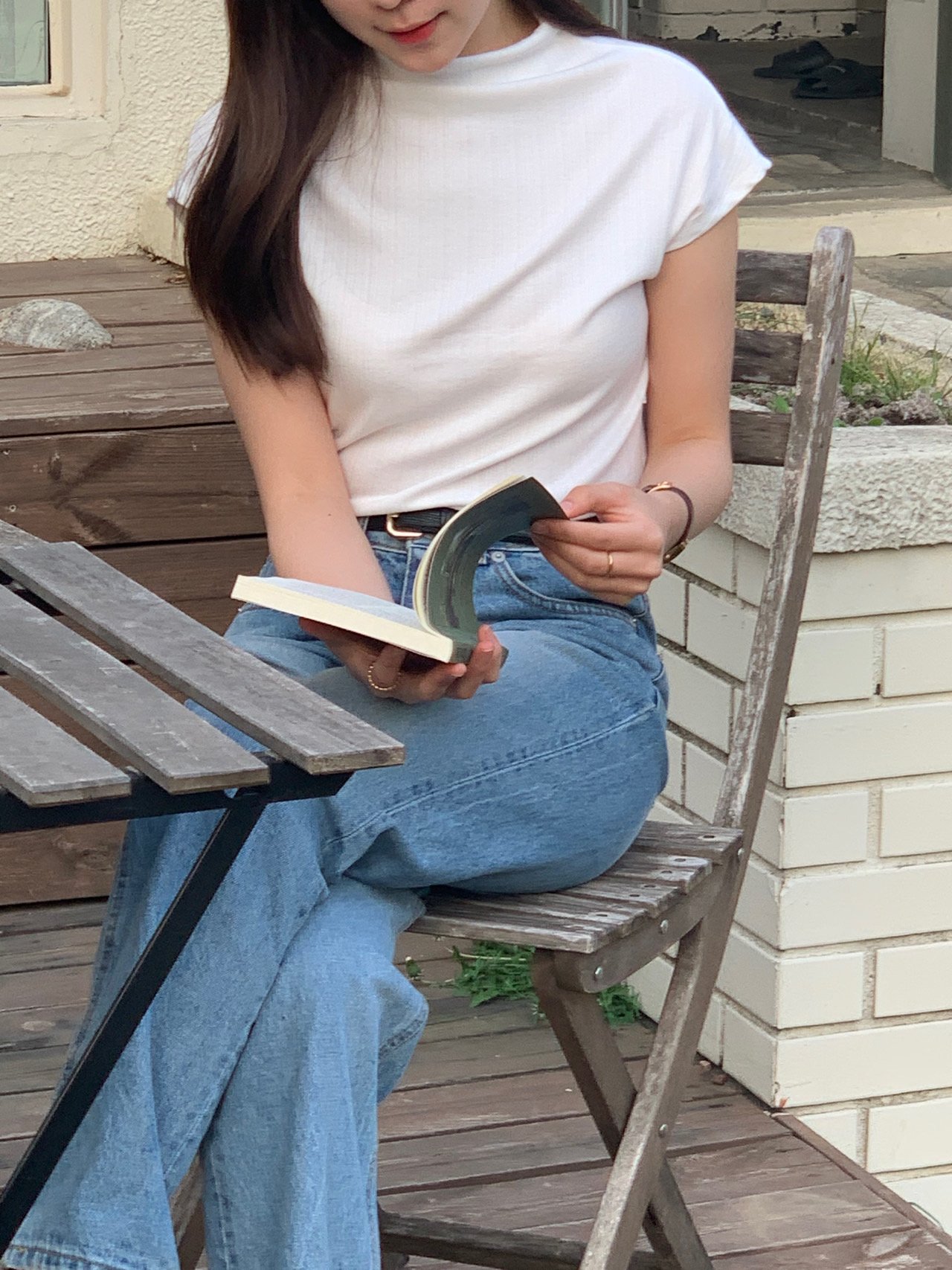 로에 모크넥 드랍숄더 티셔츠 상세 이미지 3