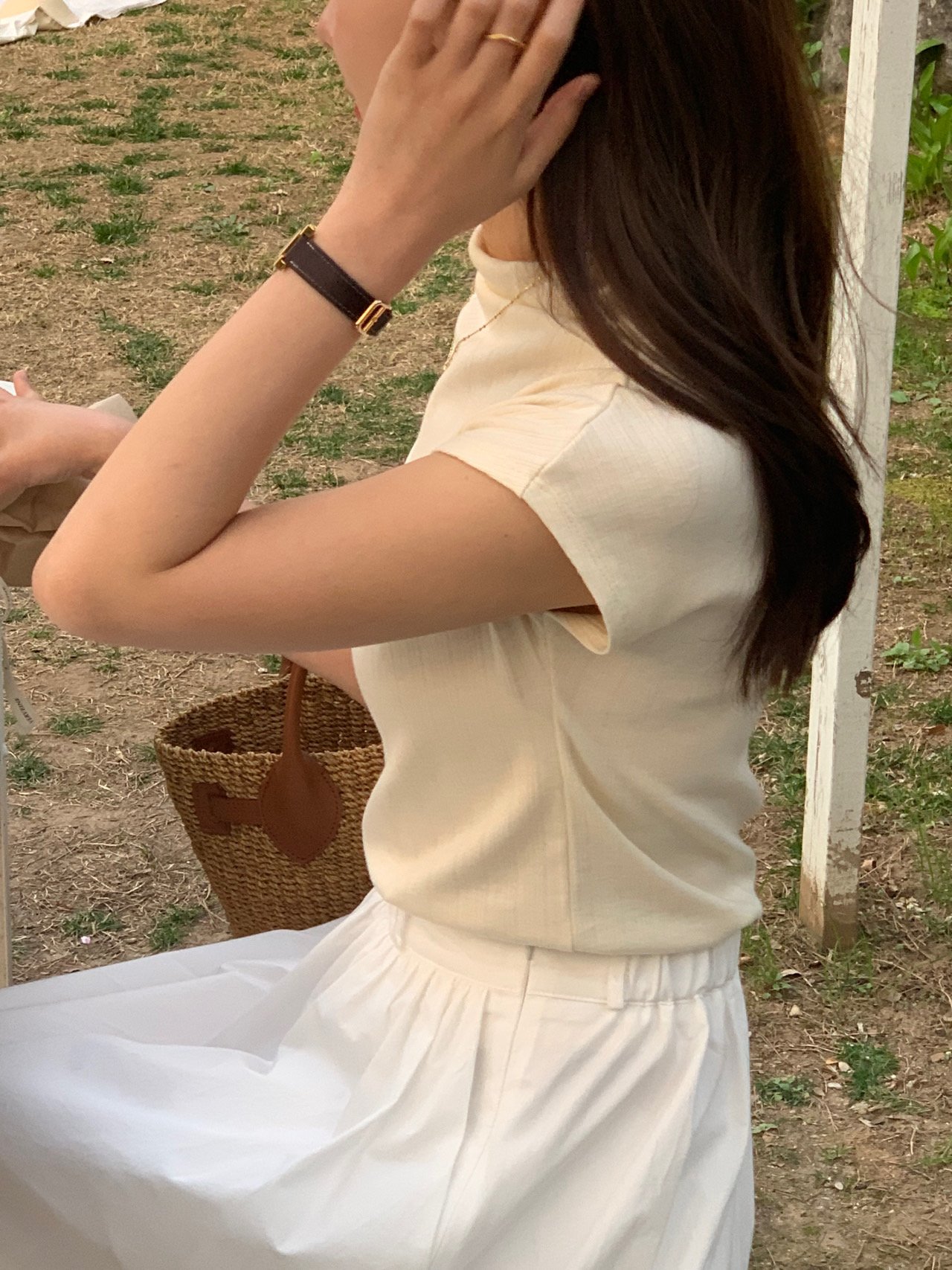 로에 모크넥 드랍숄더 티셔츠 상세 이미지 8