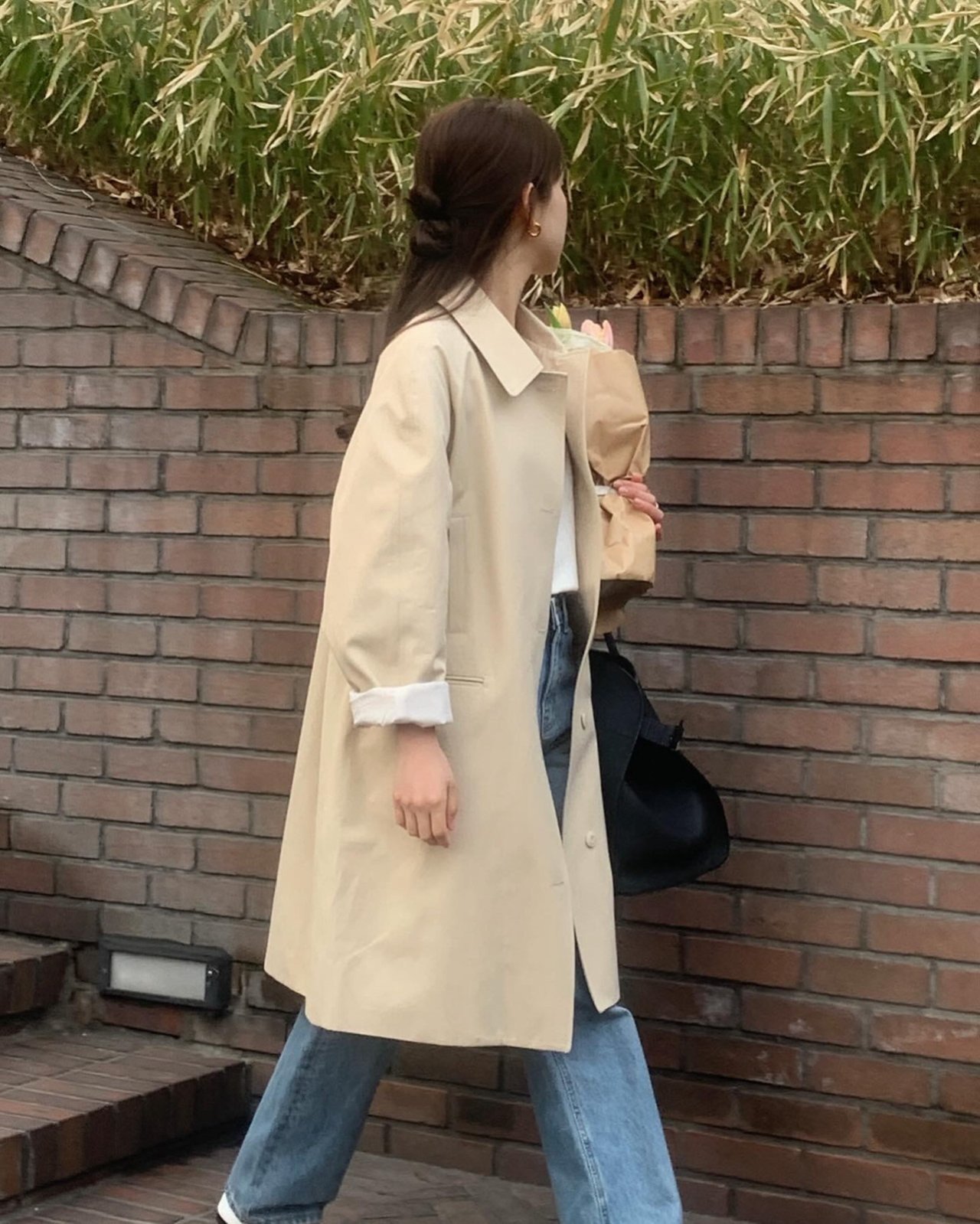 런던 하이넥 하프 코트 착용 컷