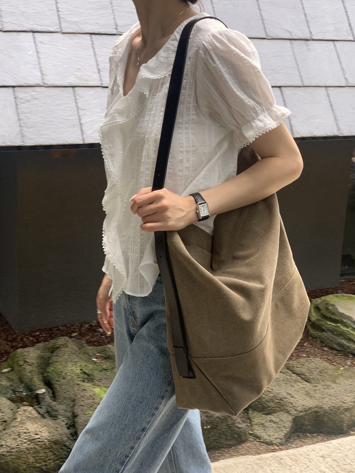로우 프릴 핀턱 블라우스 상세 이미지 7