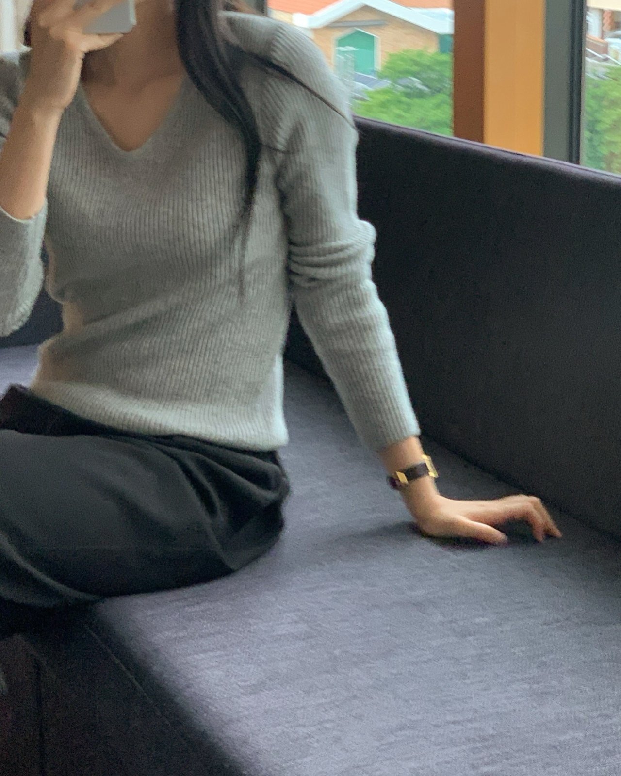 루나 울 골지 V넥 니트 상세 이미지 7