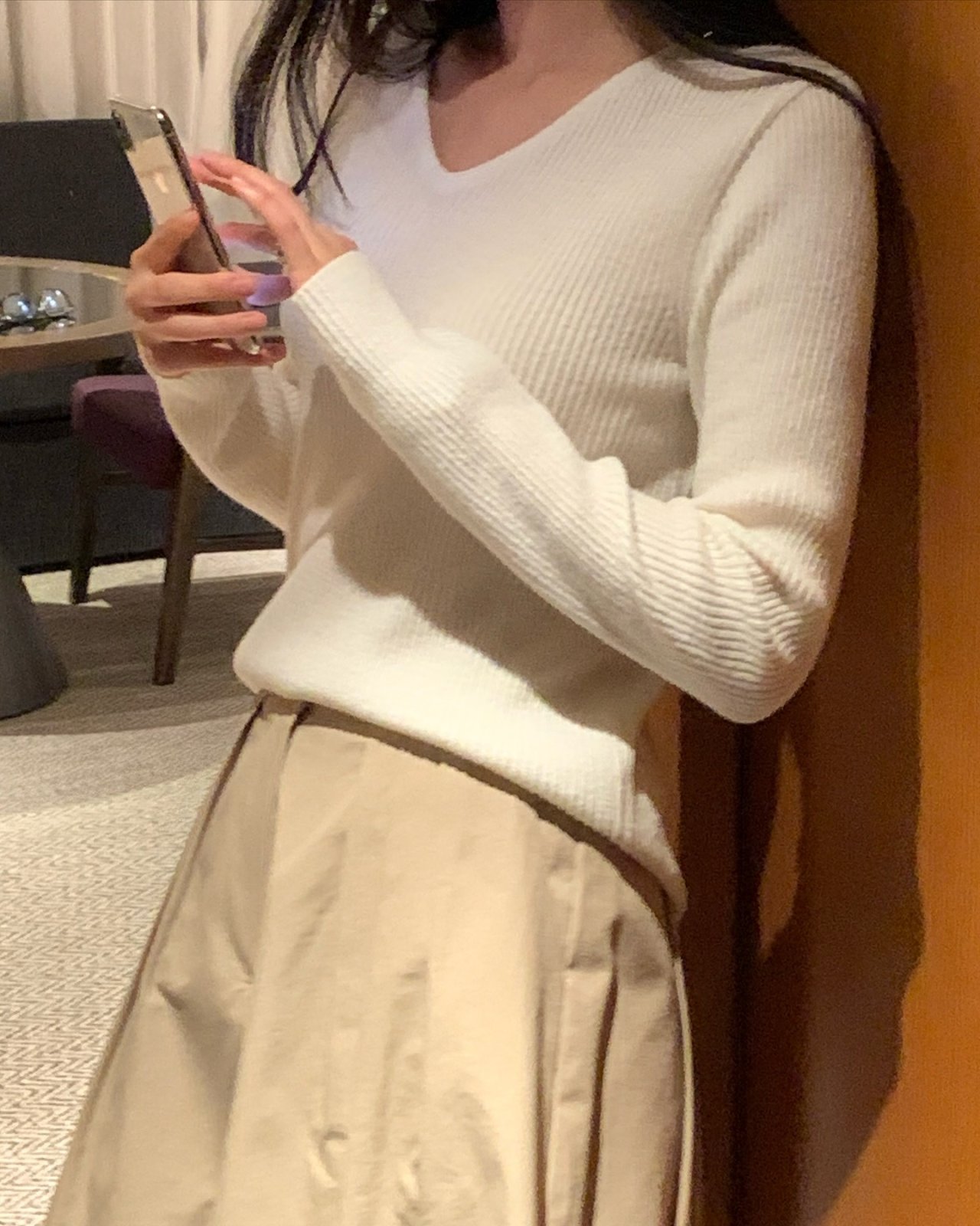 루나 울 골지 V넥 니트 상세 이미지 8