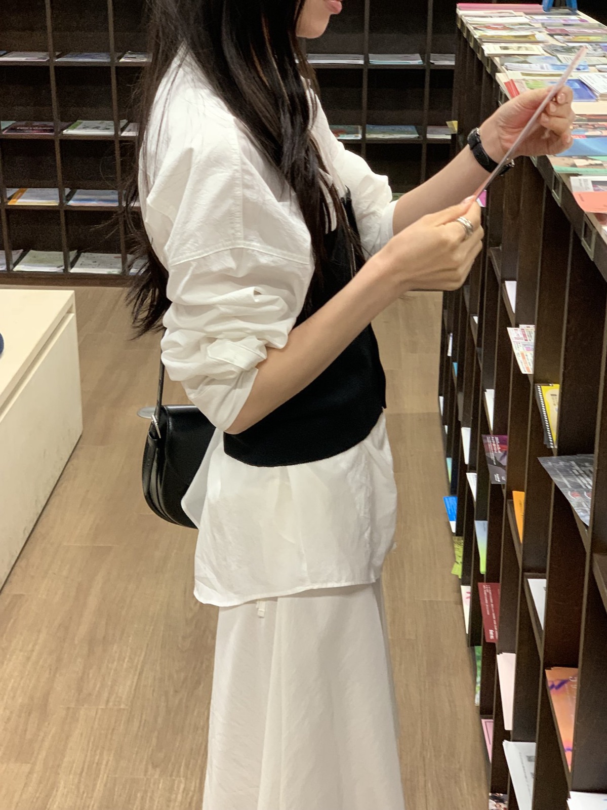 마레아 버튼 튜브탑 상세 이미지 3