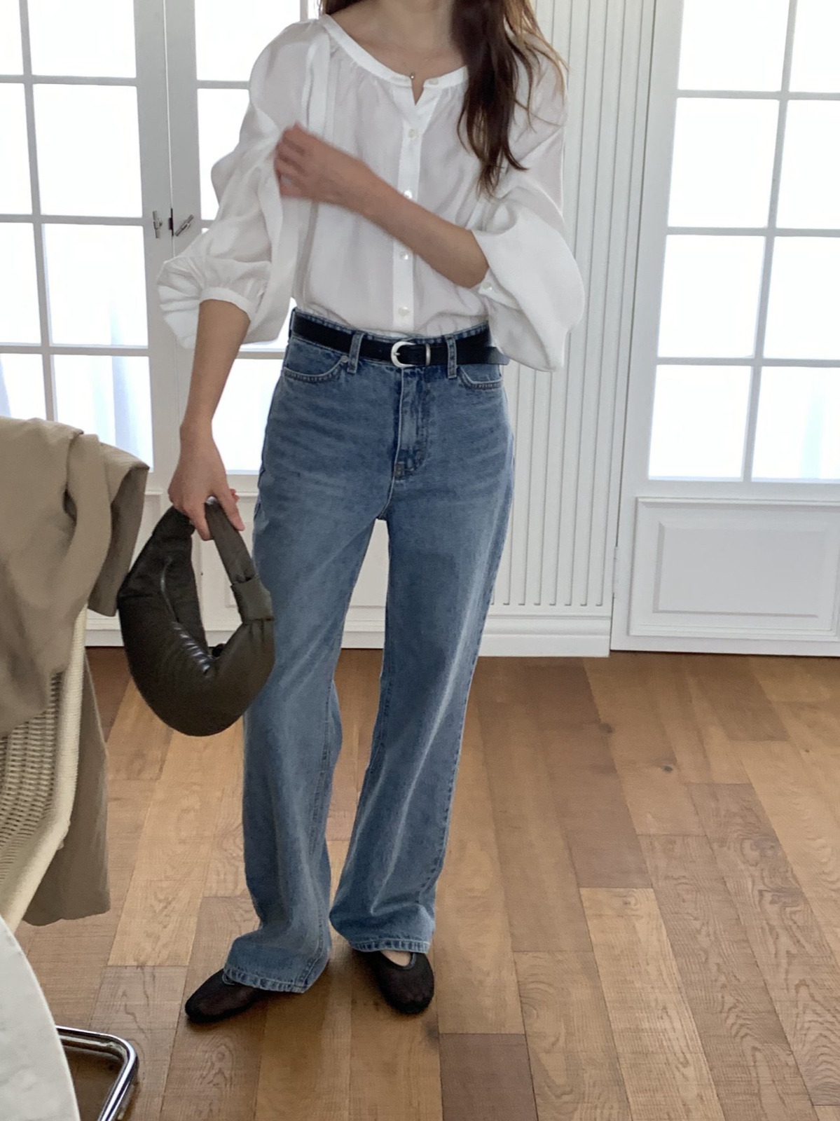 마리 셔링 라운드 블라우스 상세 이미지 4