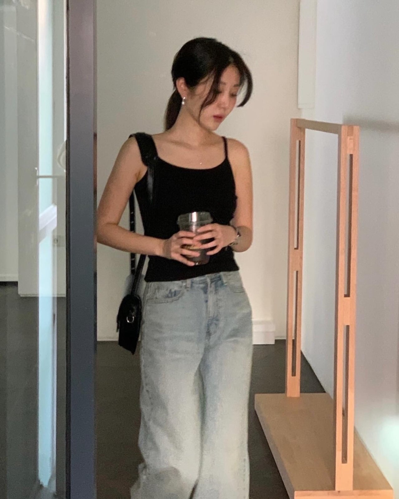 미니멀 스퀘어넥 골지 슬리브리스 상세 이미지 7