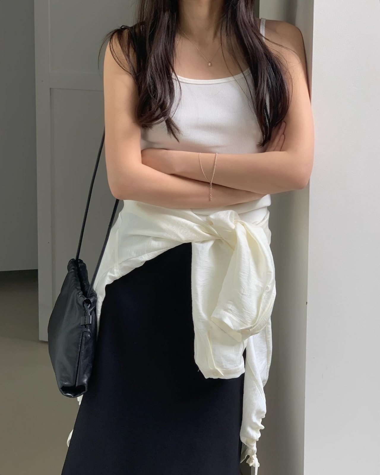 미니멀 스퀘어넥 골지 슬리브리스 상세 이미지 10