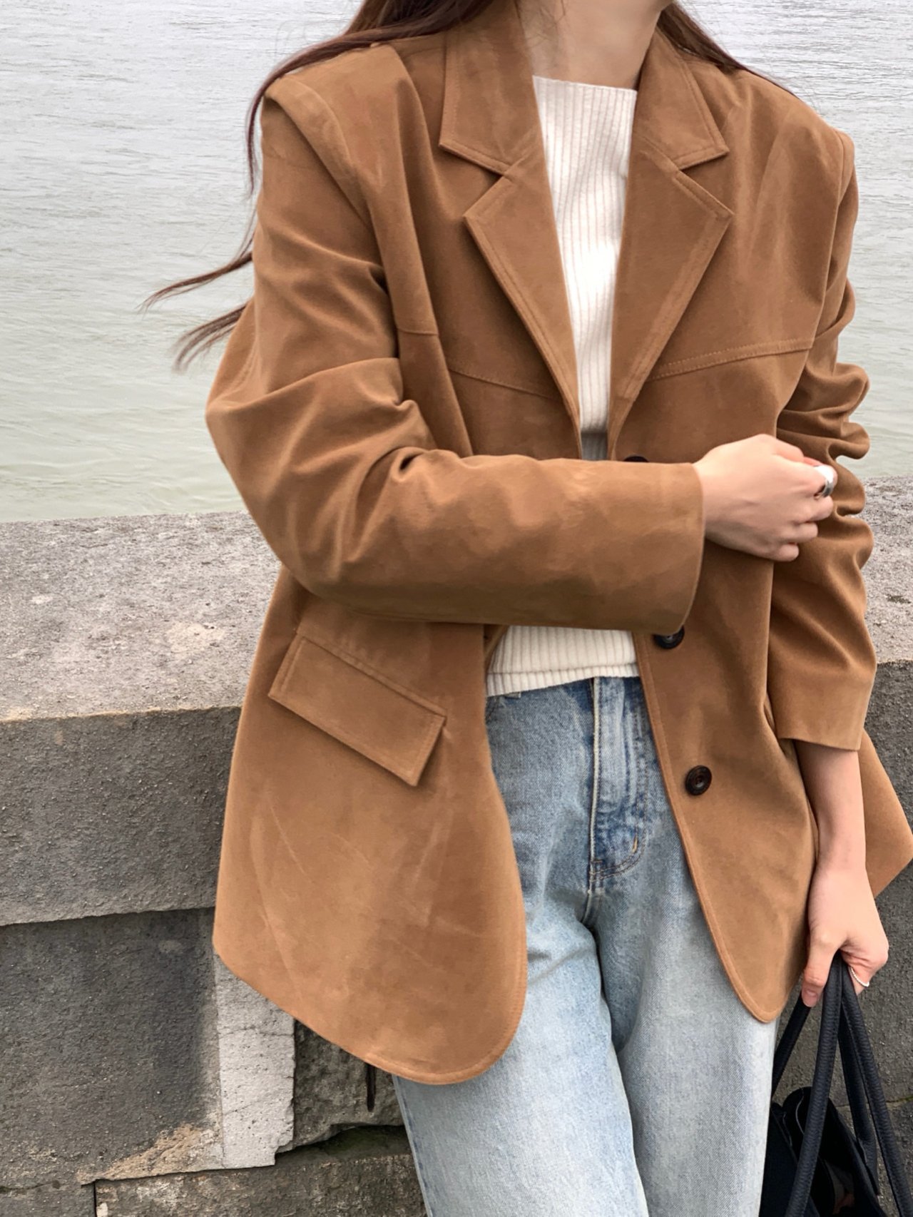 몽테뉴 스웨이드 하프자켓 착용 컷