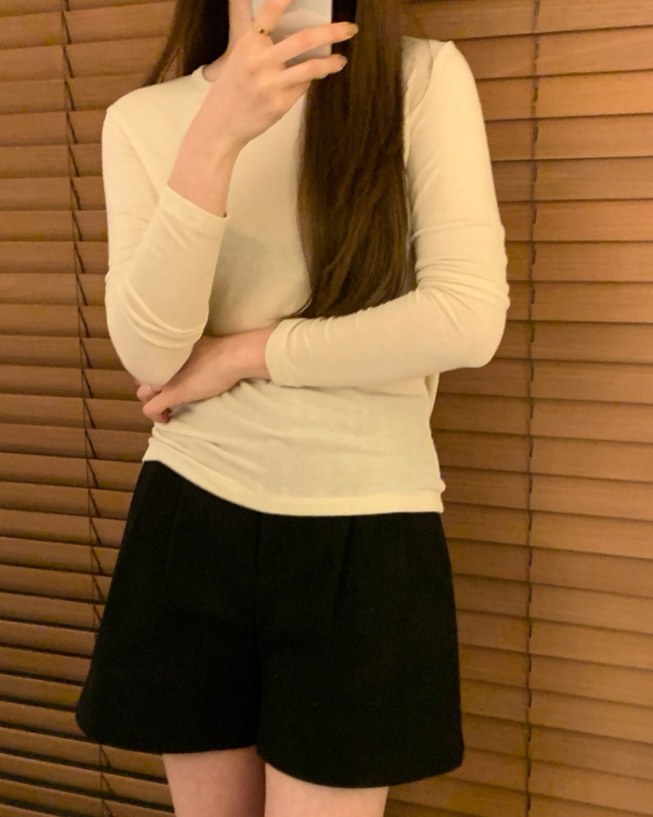 무어 울 라운드 긴팔 티셔츠 상세 이미지 5