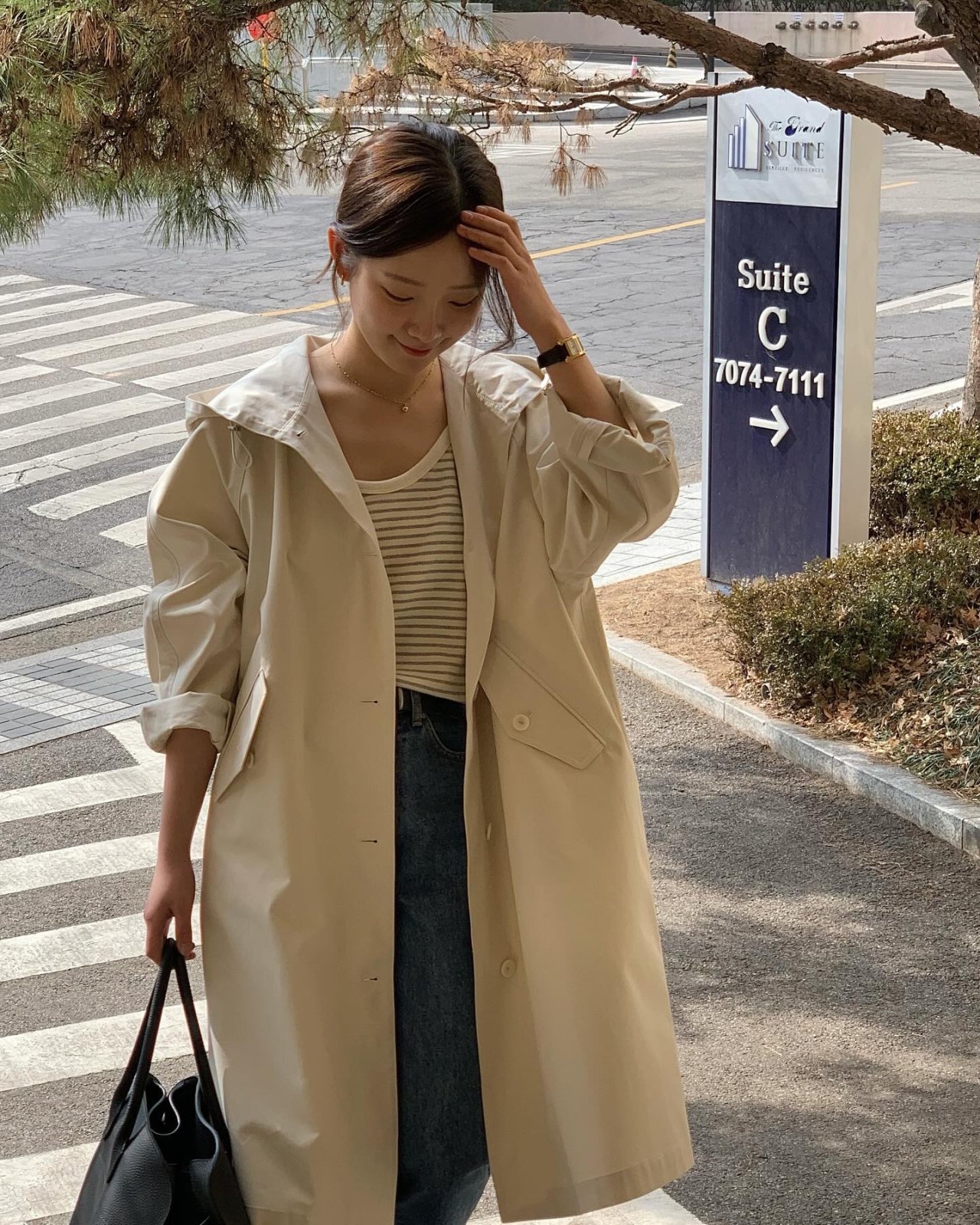 네추럴 래글런 후드 코트 착용 컷