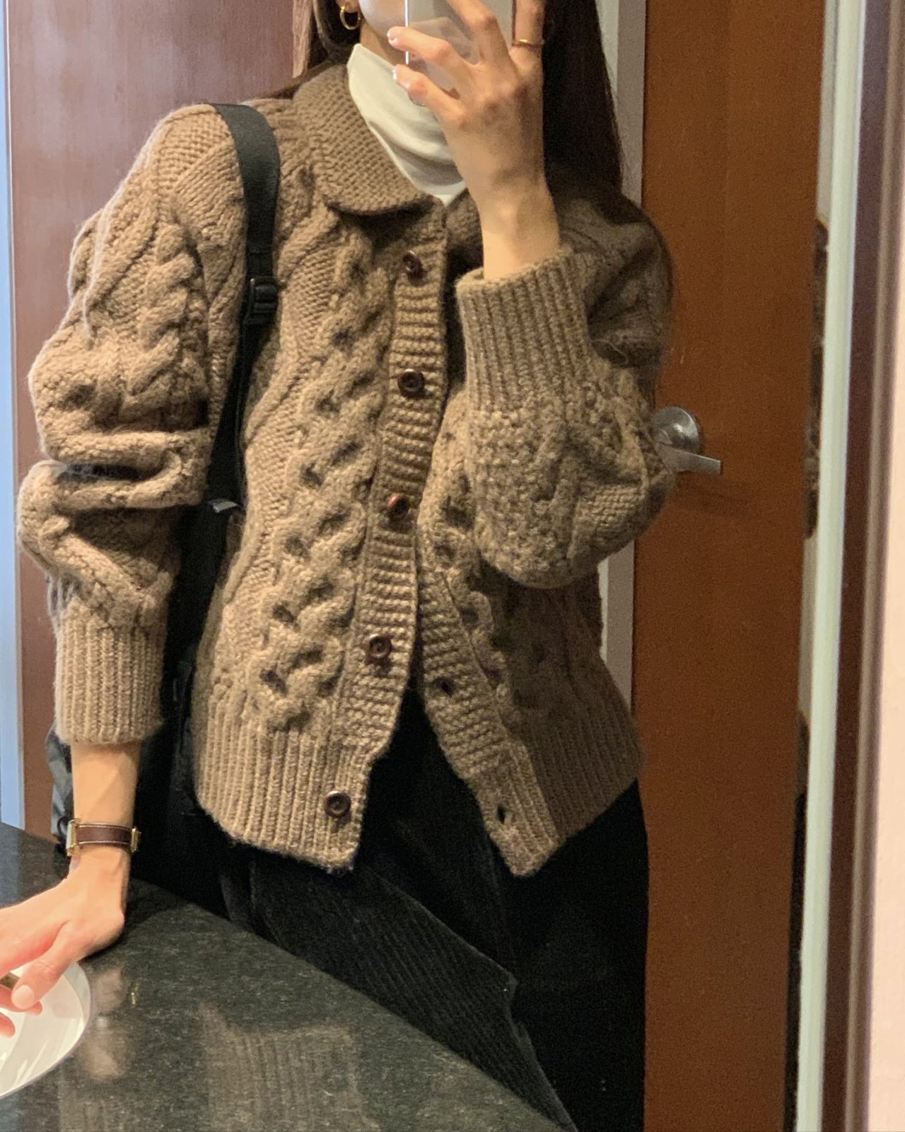 노마 울100 핸드니팅 케이블 가디건