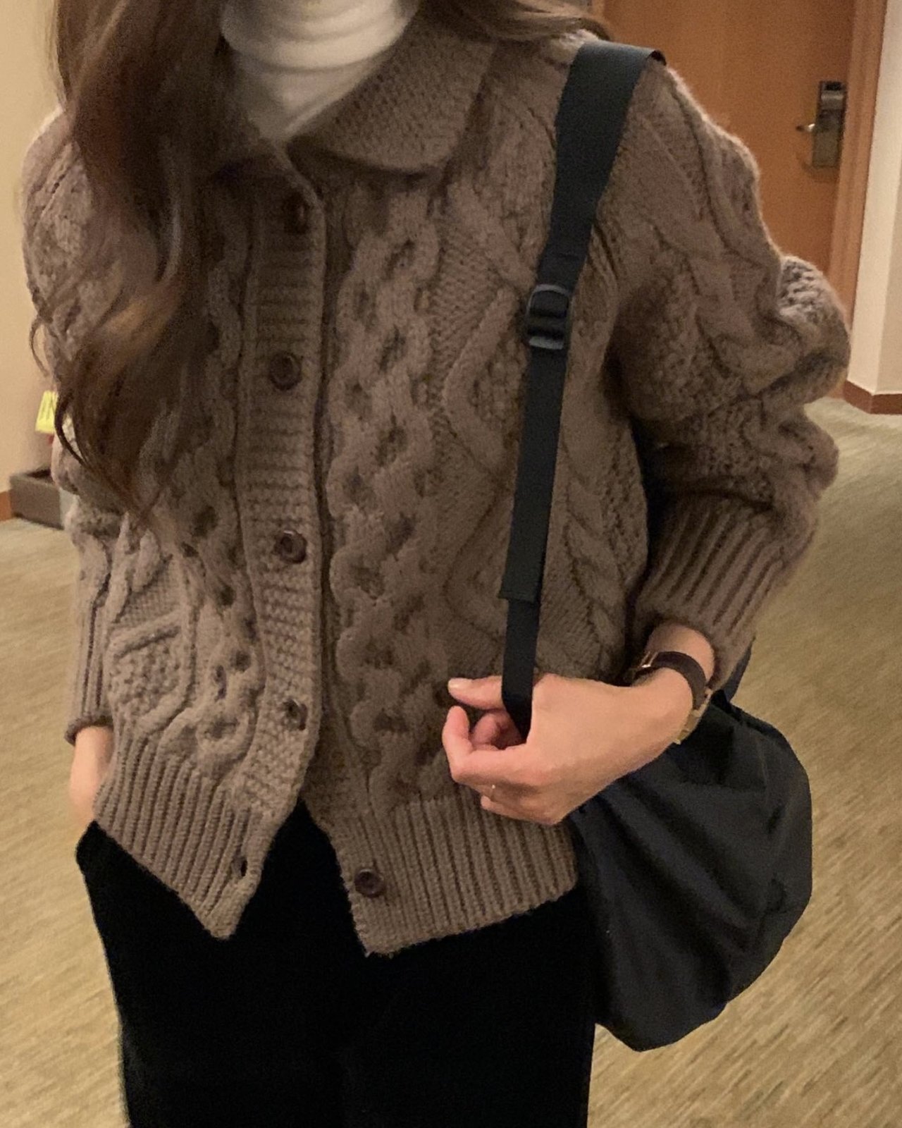 노마 울100 핸드니팅 케이블 가디건 상세 이미지 3
