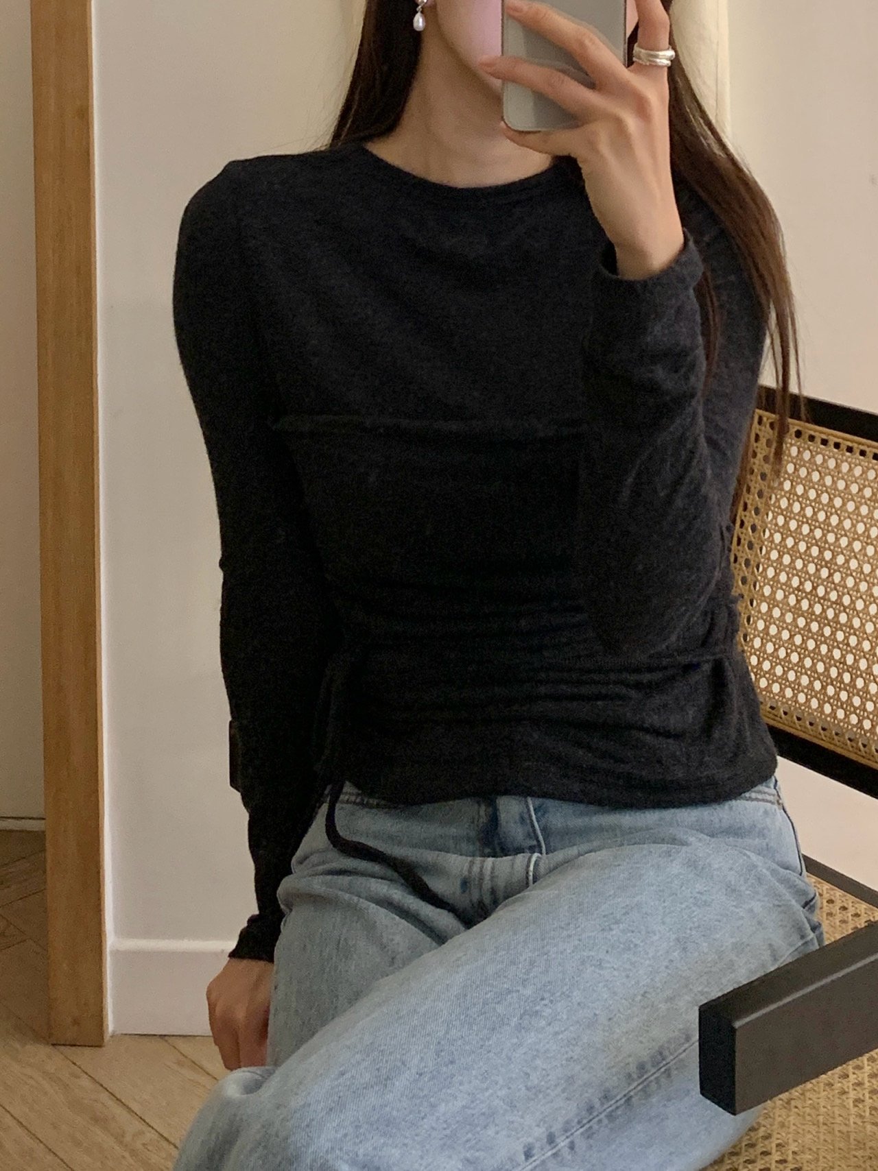 쁘띠 셔링 스트랩 티셔츠 착용 컷