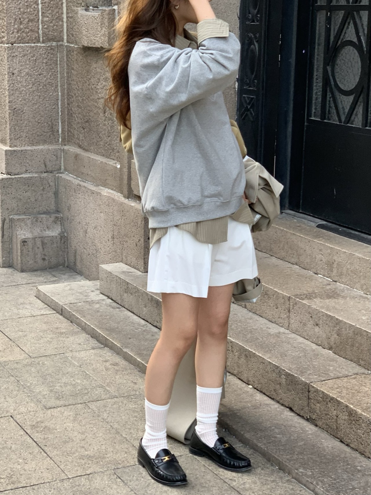 로아 딥 V넥 스웻셔츠 상세 이미지 2