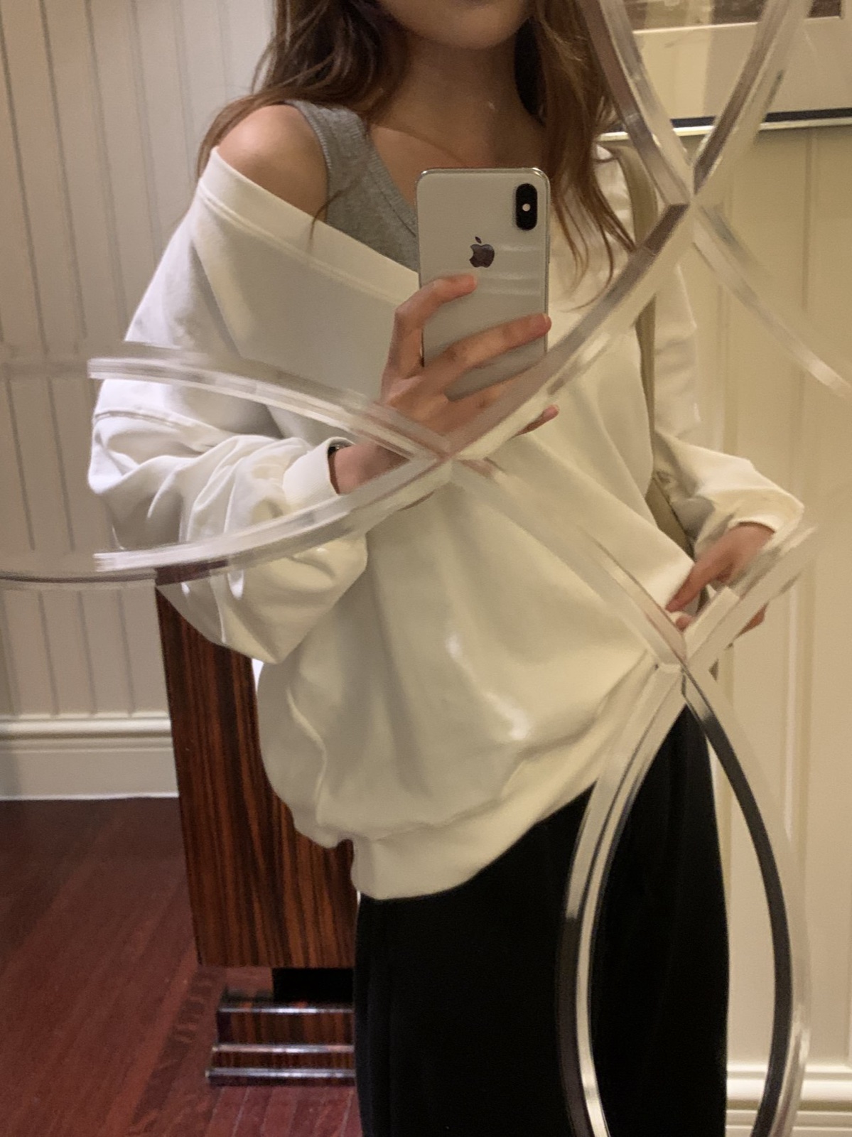 로아 딥 V넥 스웻셔츠 상세 이미지 6