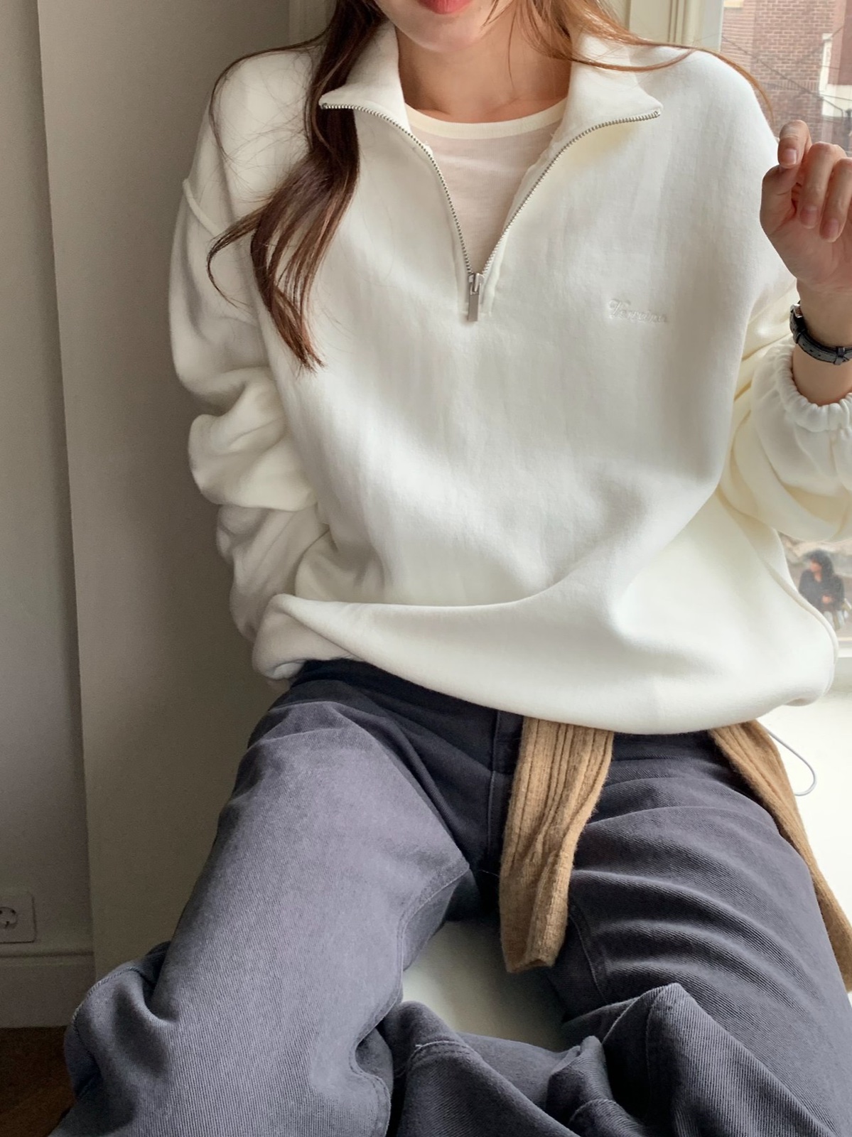 로쉐 하프 집업 스웻셔츠 상세 이미지 9
