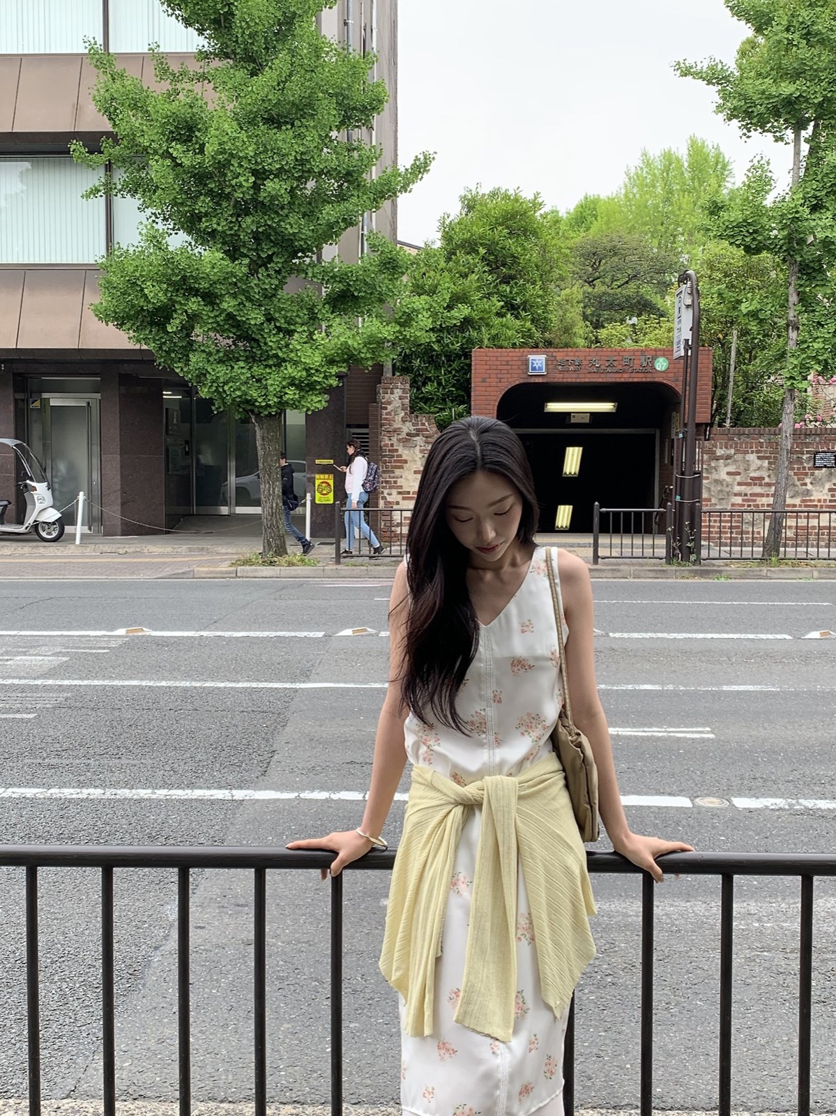 로지 플라워 미디 레이어드 원피스 상세 이미지 3