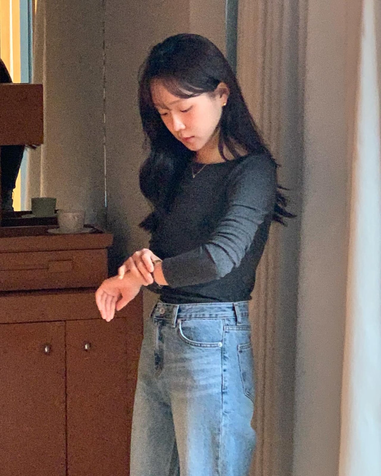 로지 투웨이 골지 긴팔 티셔츠 상세 이미지 4