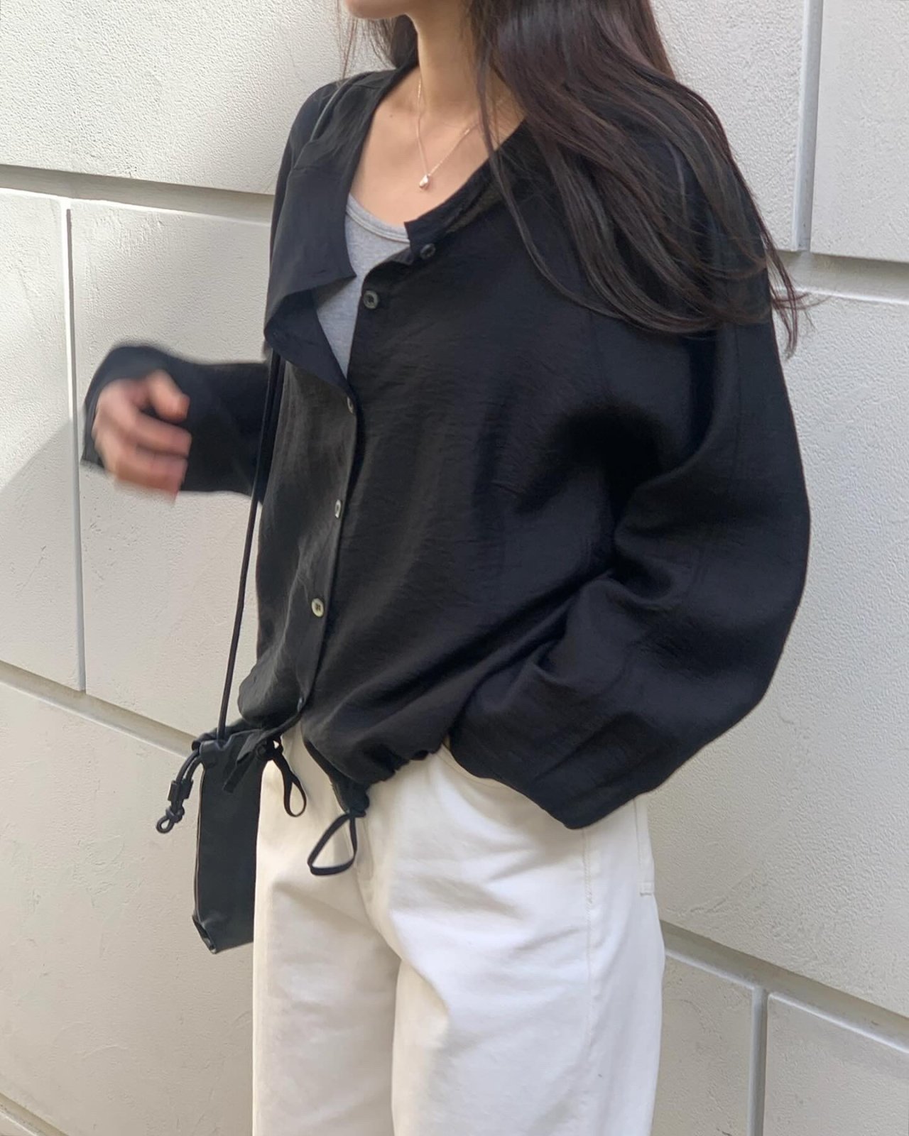 로우 라운드 블라우스 자켓 착용 컷