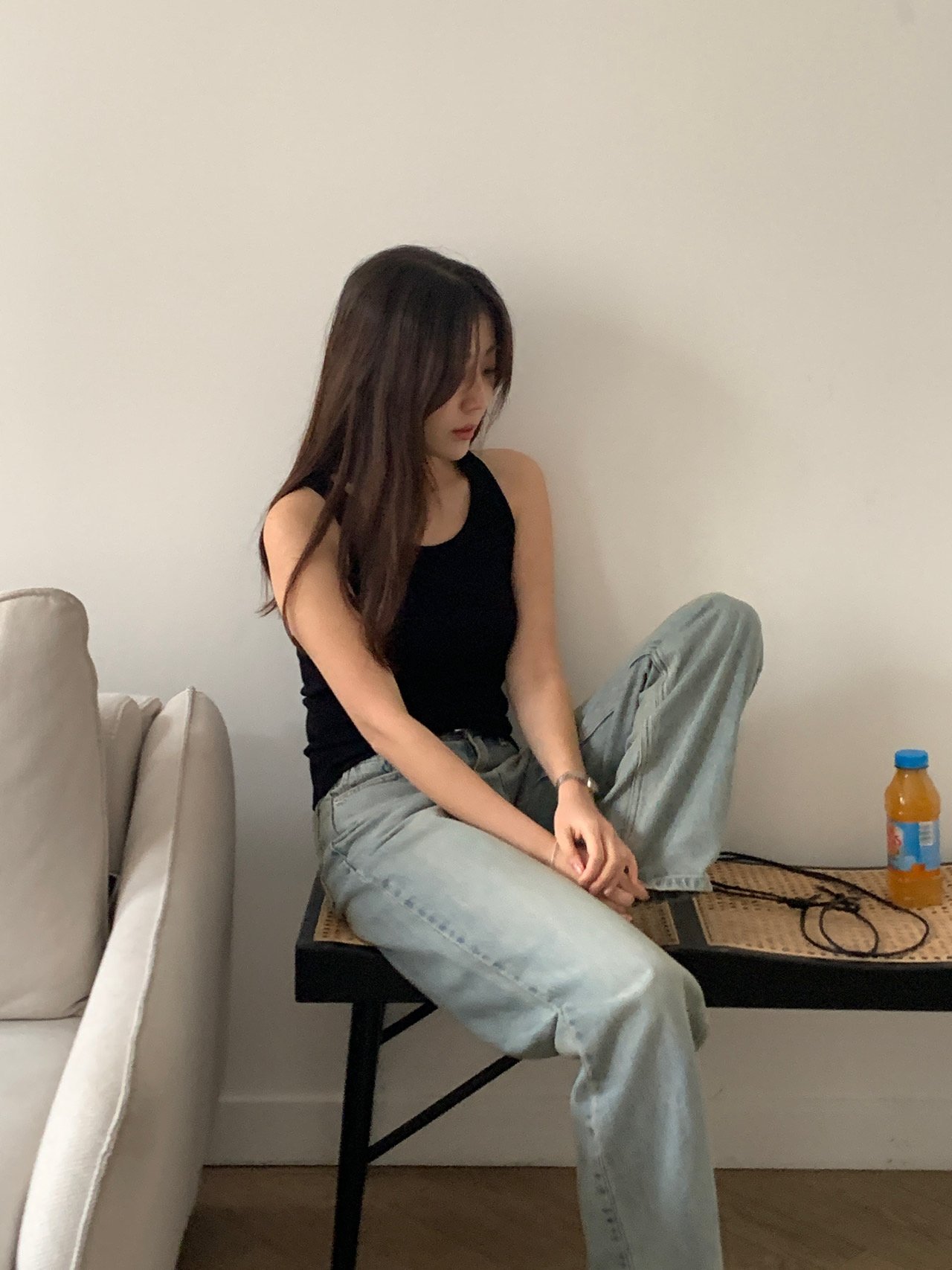 세인트 골지 유넥 슬리브리스 착용 컷