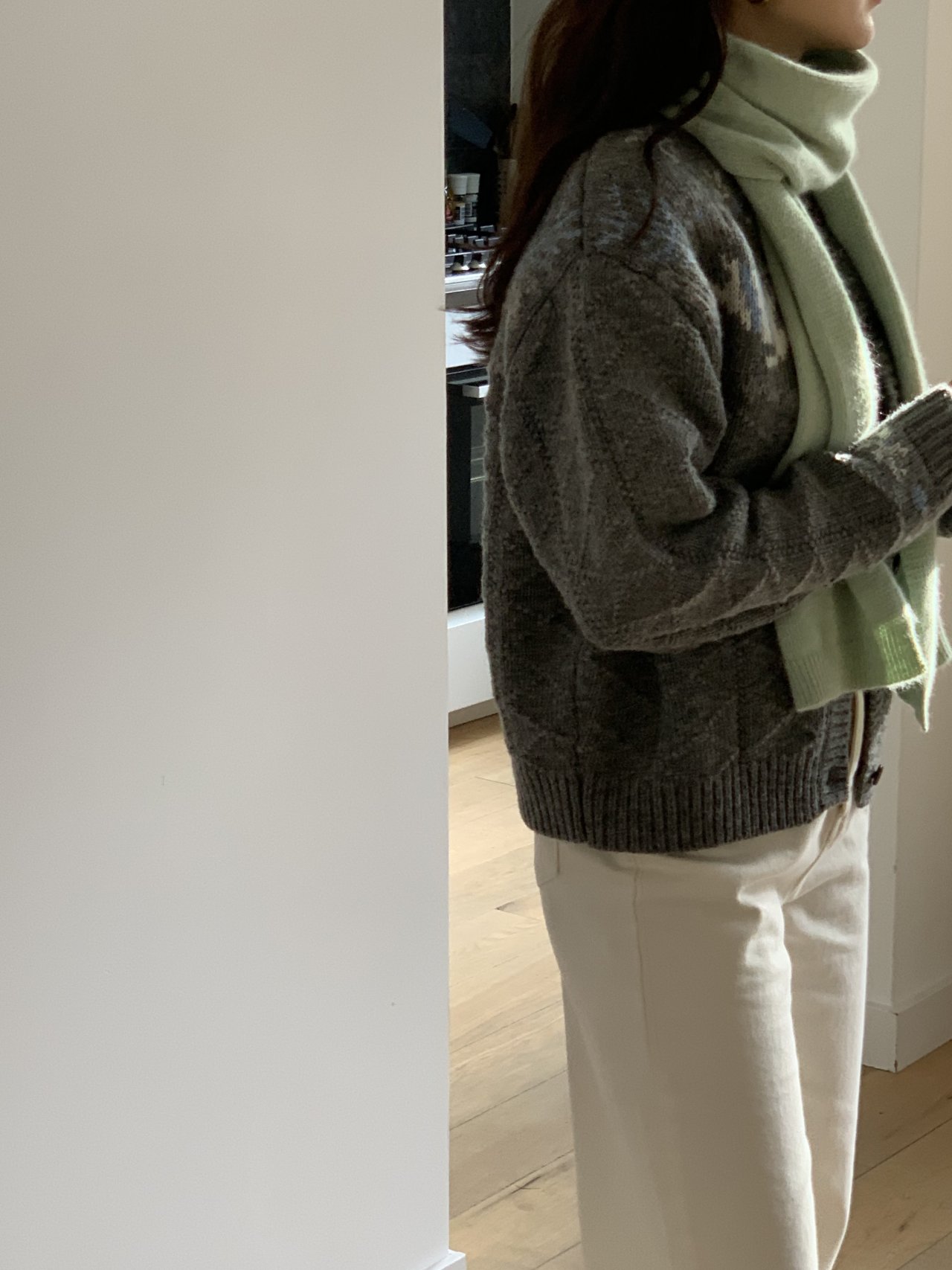 스키폴 폭스 홀가먼트 머플러 착용 컷