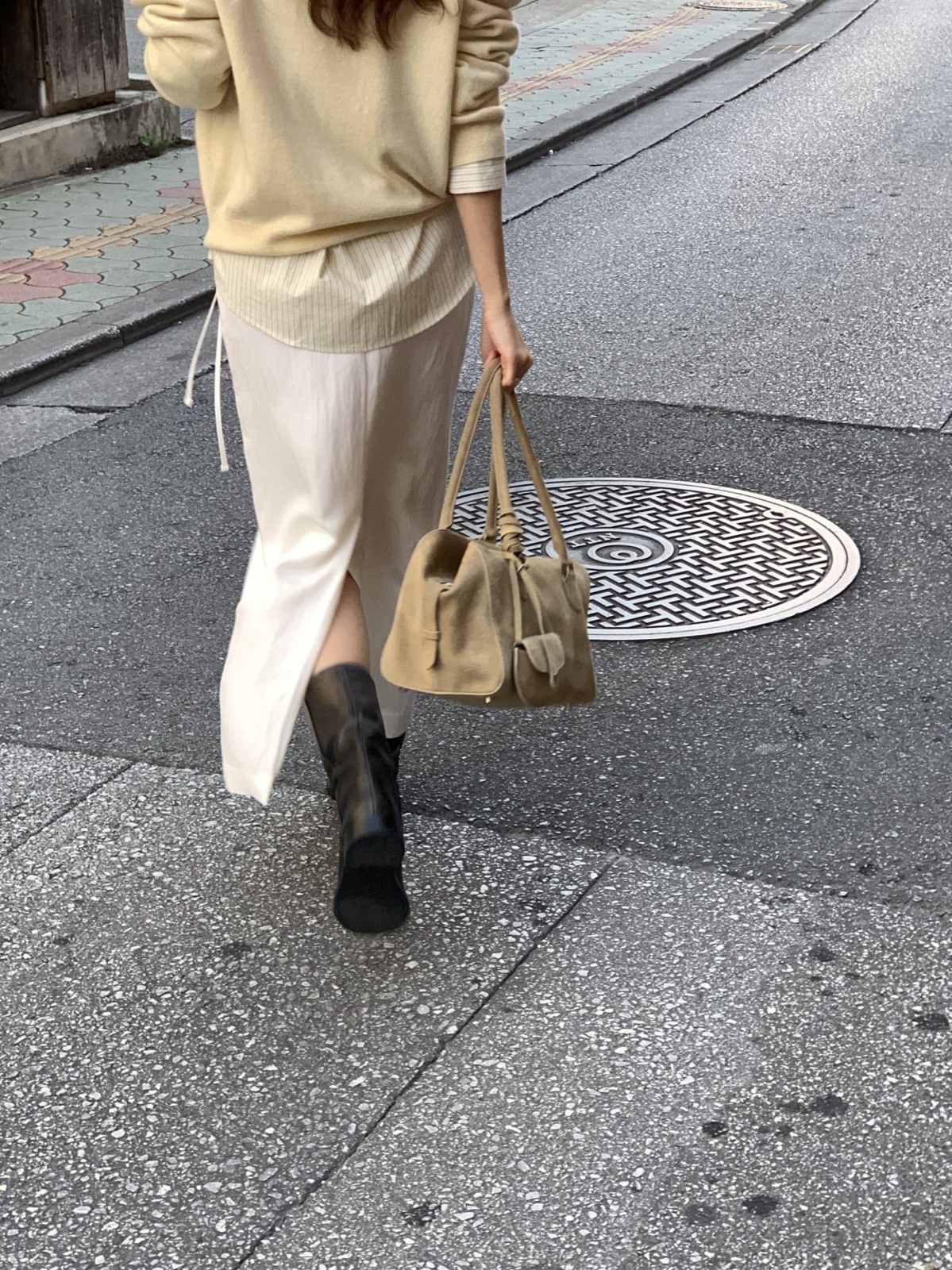 셀리 소가죽 라운드 미니백 상세 이미지 3