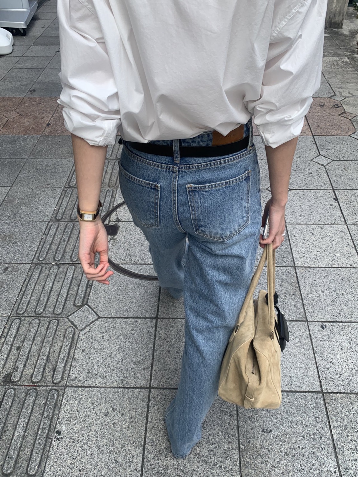 셀리 소가죽 라운드 미니백 상세 이미지 8